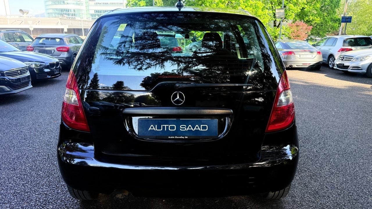 MERCEDES-BENZ A 160 CDI Elégance Autotronic-image-4