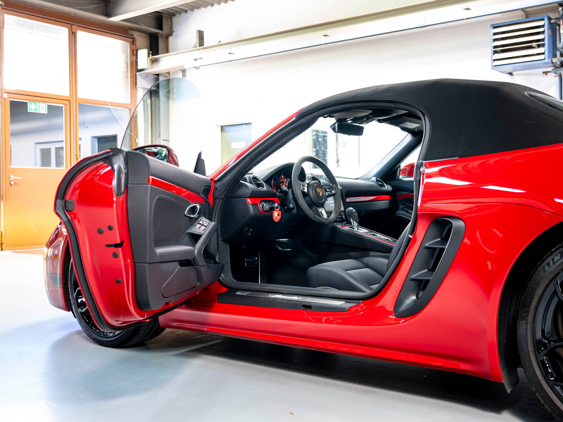 PORSCHE 718 Boxster 2.0 PDK-image-15