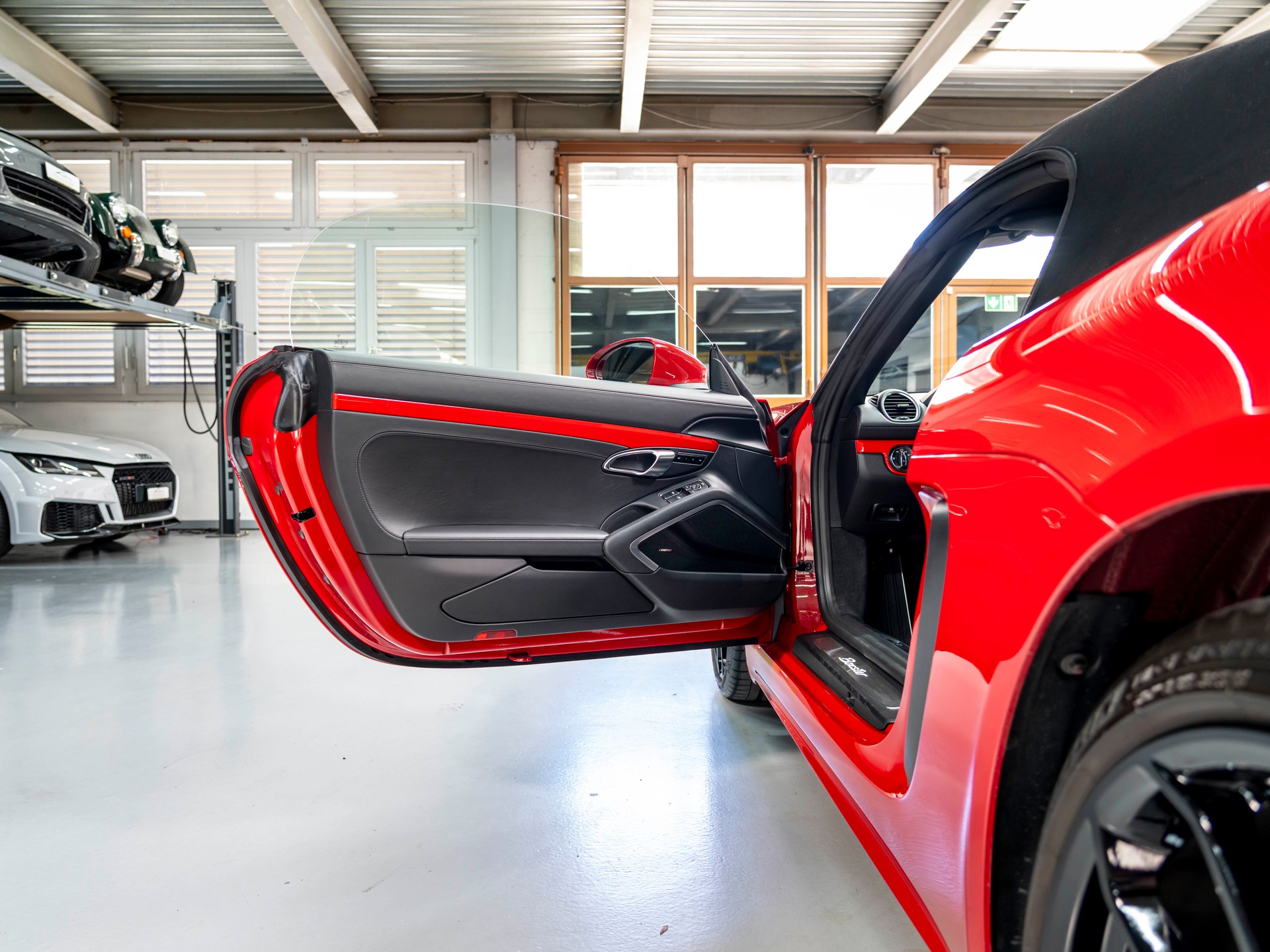 PORSCHE 718 Boxster 2.0 PDK-image-19
