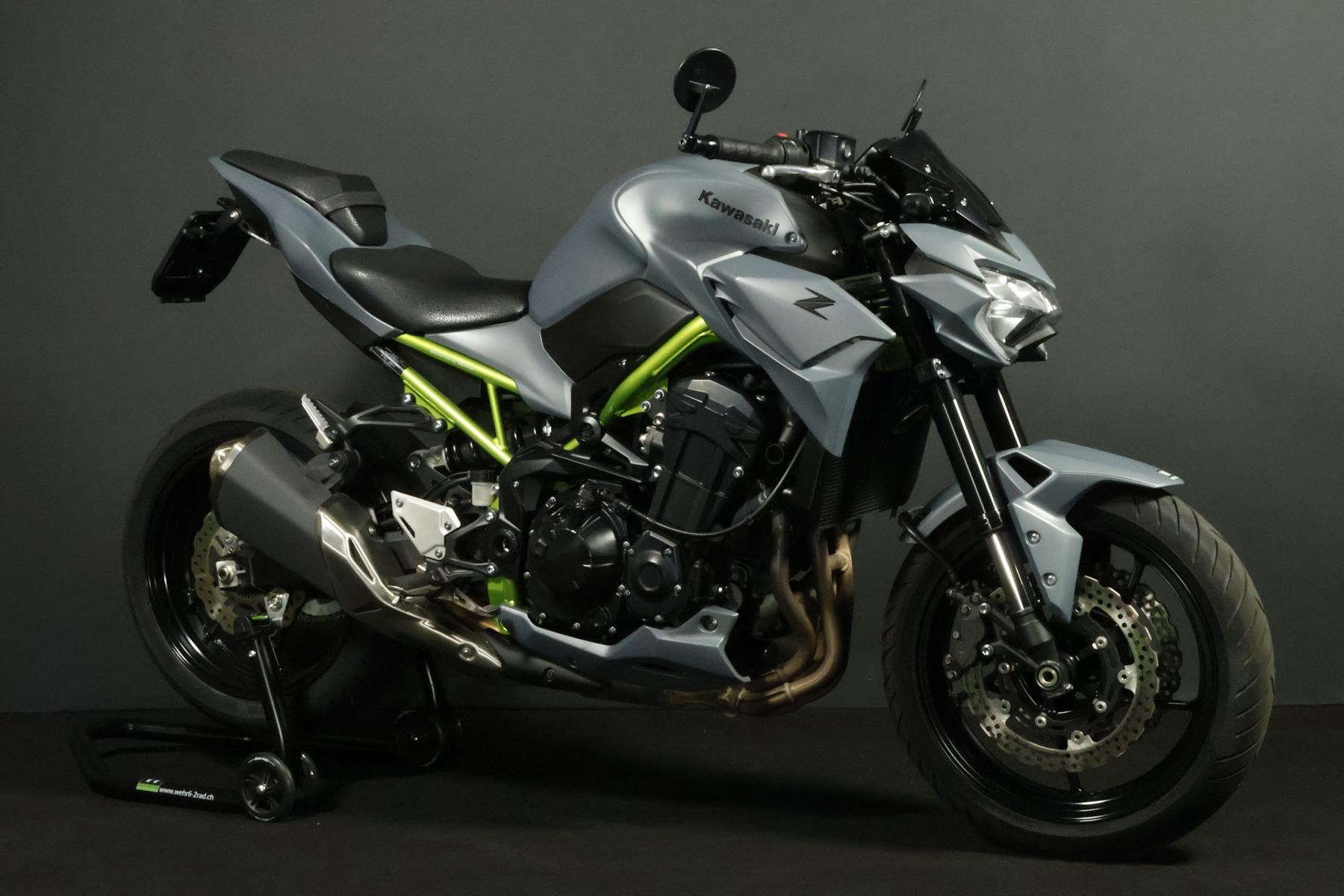 KAWASAKI Z 900 (70/35 KW) *Grey Shark* Level 2-showroom-element-2