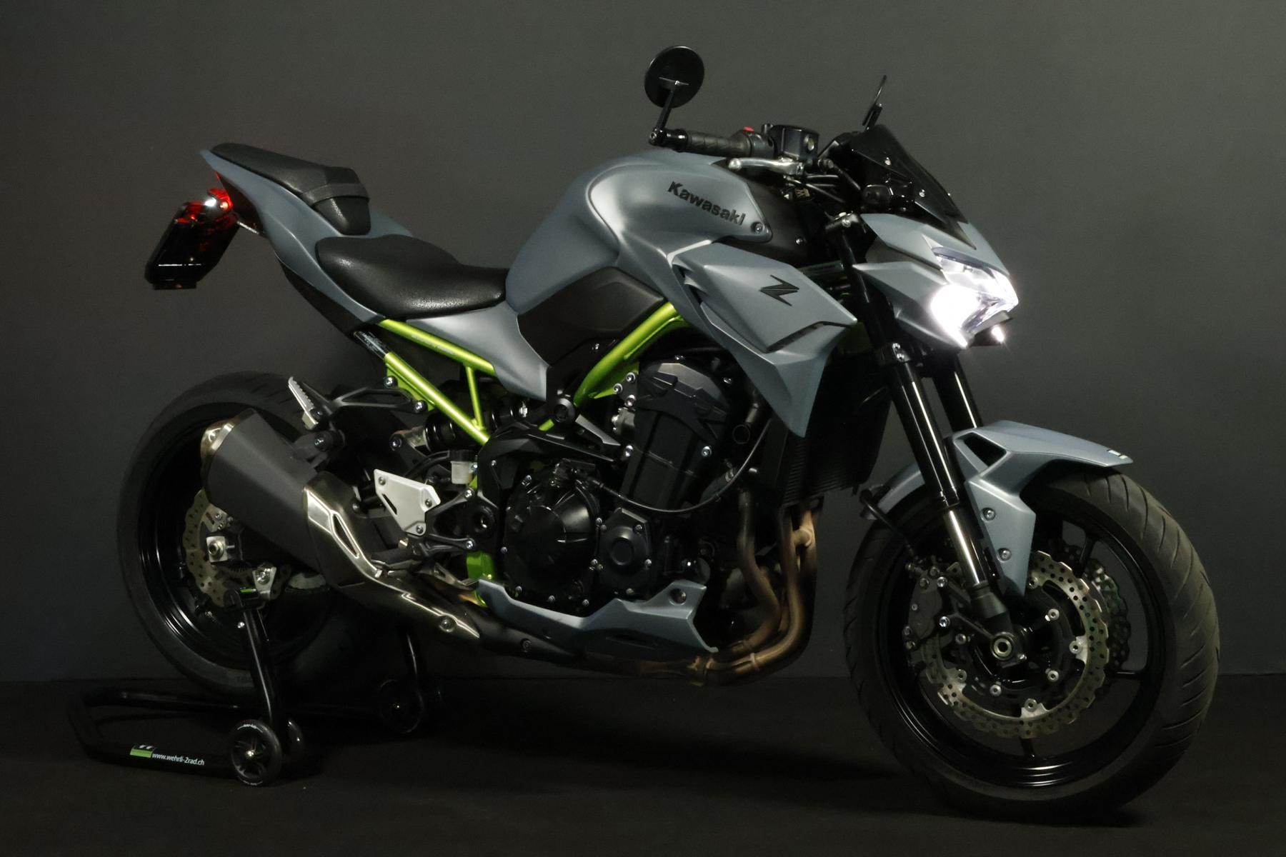 KAWASAKI Z 900 (70/35 KW) *Grey Shark* Level 2-showroom-element-1