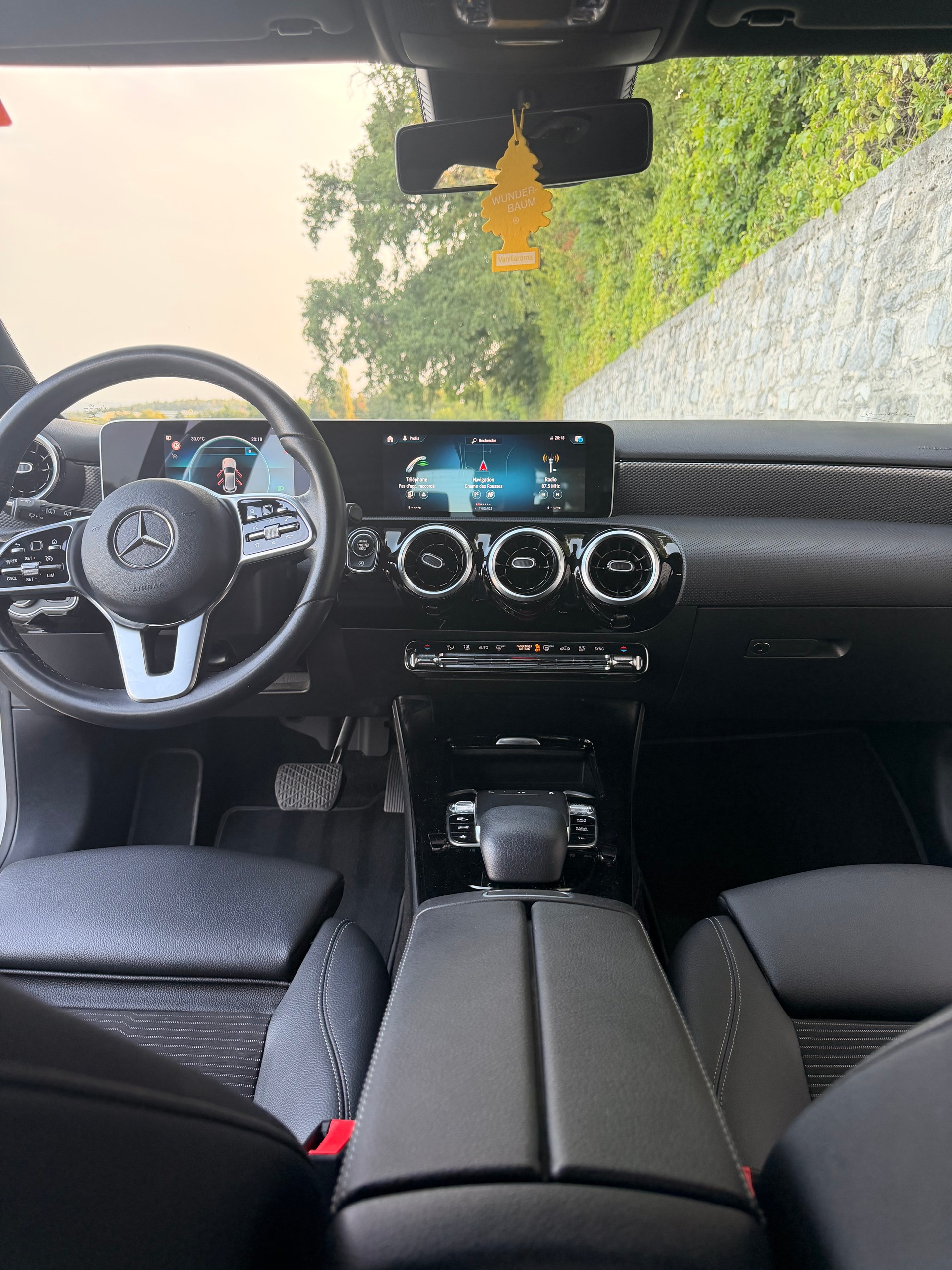MERCEDES-BENZ A 200 7G-DCT-image-6