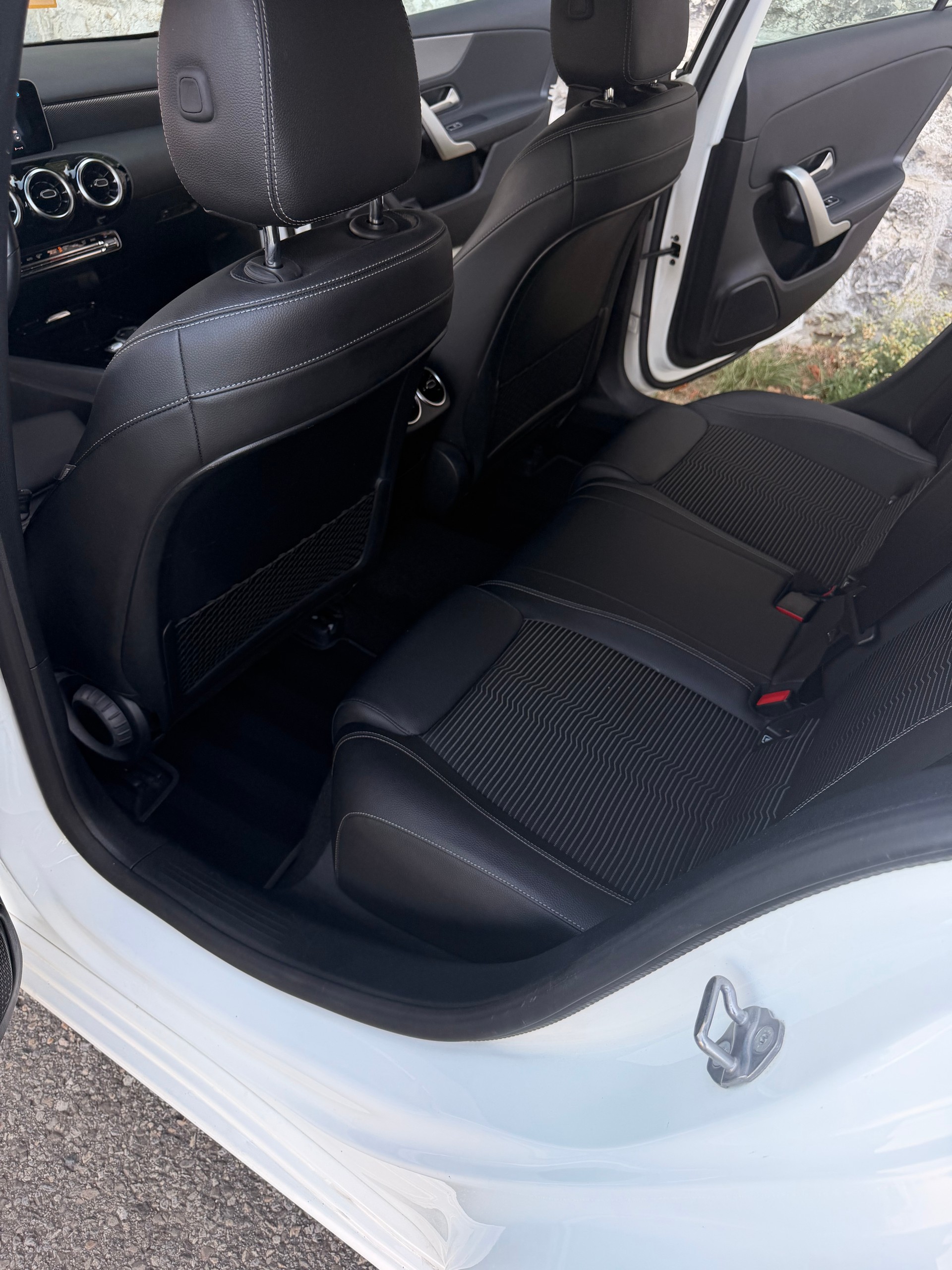MERCEDES-BENZ A 200 7G-DCT-image-7
