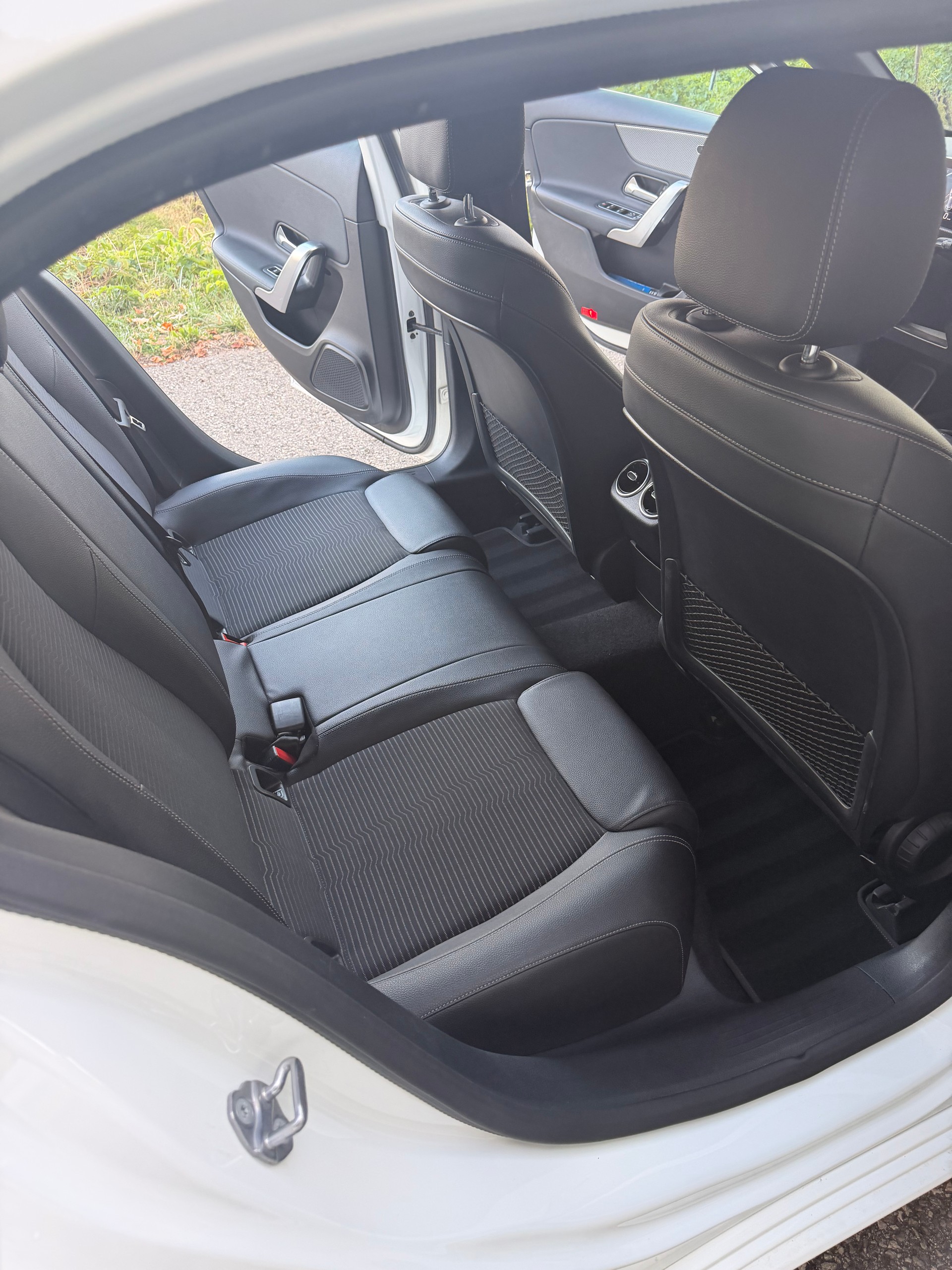 MERCEDES-BENZ A 200 7G-DCT-image-8