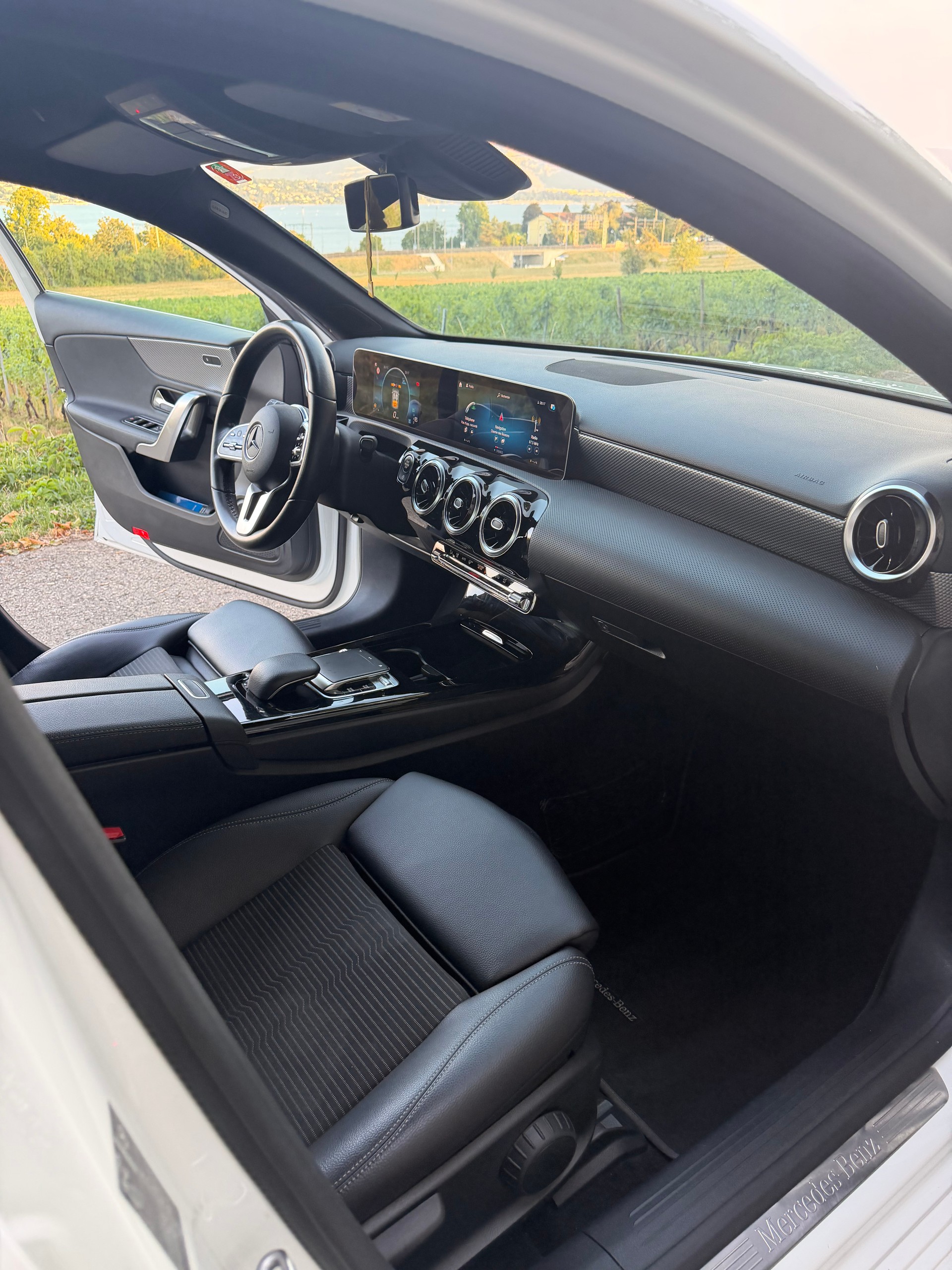 MERCEDES-BENZ A 200 7G-DCT-image-5