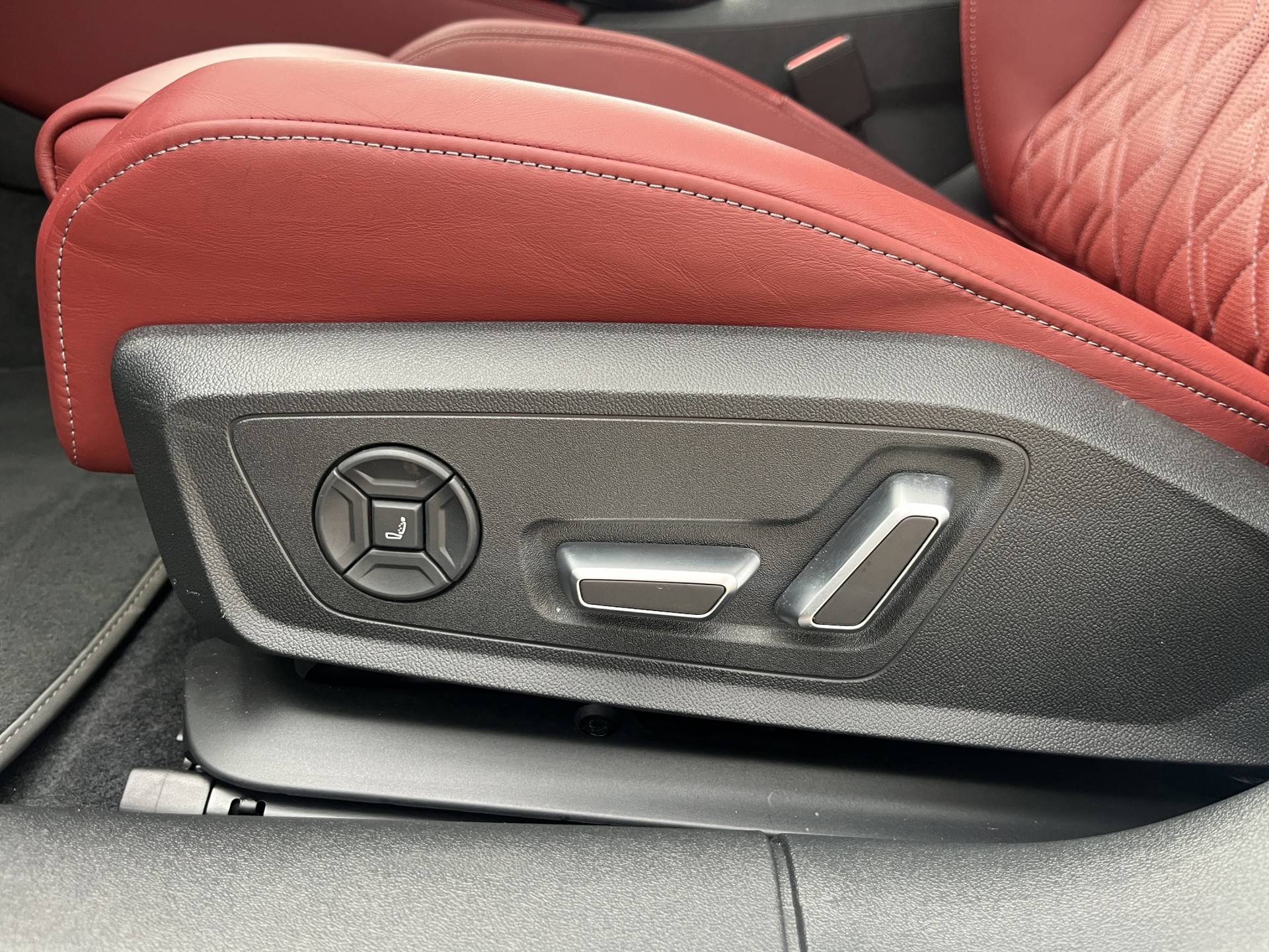 AUDI S5 Limousine TFSI quattro S tronic*Edition One, S-Sportsitze, Dämpferregelung, B&O Sound, (5-Jahre Garantie)-image-17