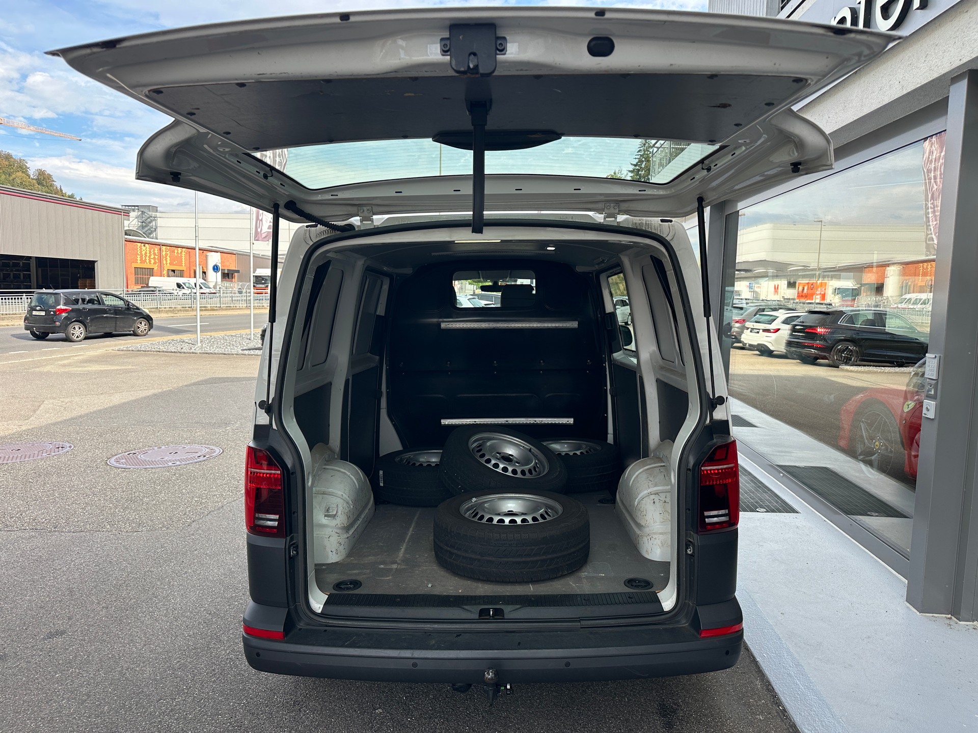 VW T6.1 2.0 3000 TDI DSG Kasten AHK 2.5 T-image-13