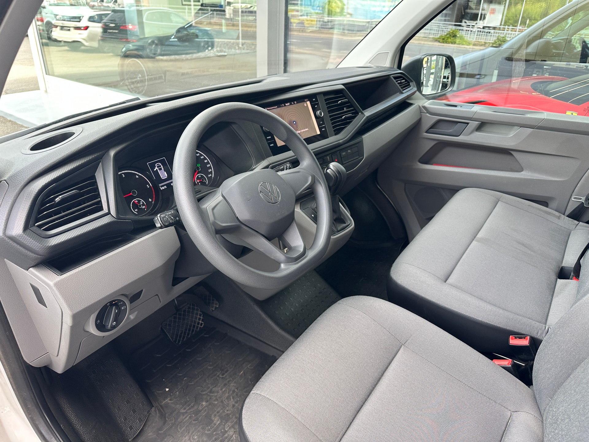 VW T6.1 2.0 3000 TDI DSG Kasten AHK 2.5 T-image-8
