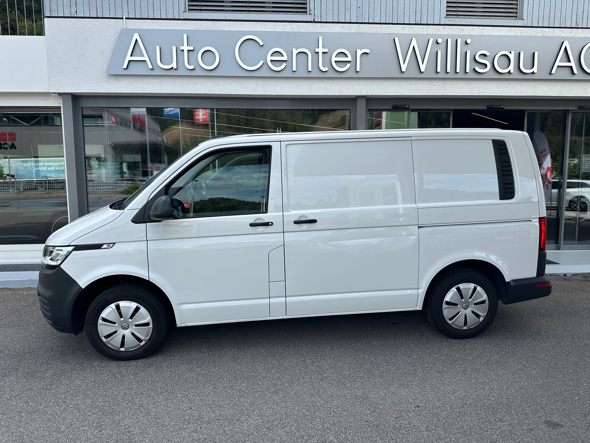 VW T6.1 2.0 3000 TDI DSG Kasten AHK 2.5 T-image-3