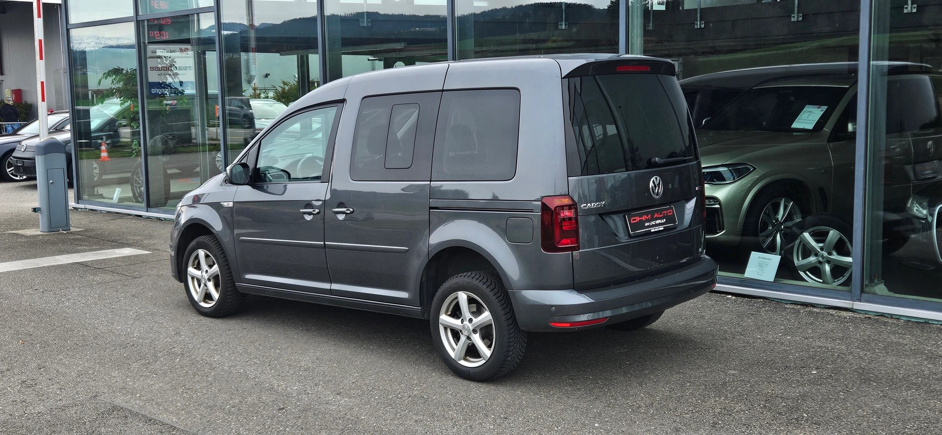 VW Caddy 2.0 TDI Trendline 4Motion DSG-image-4