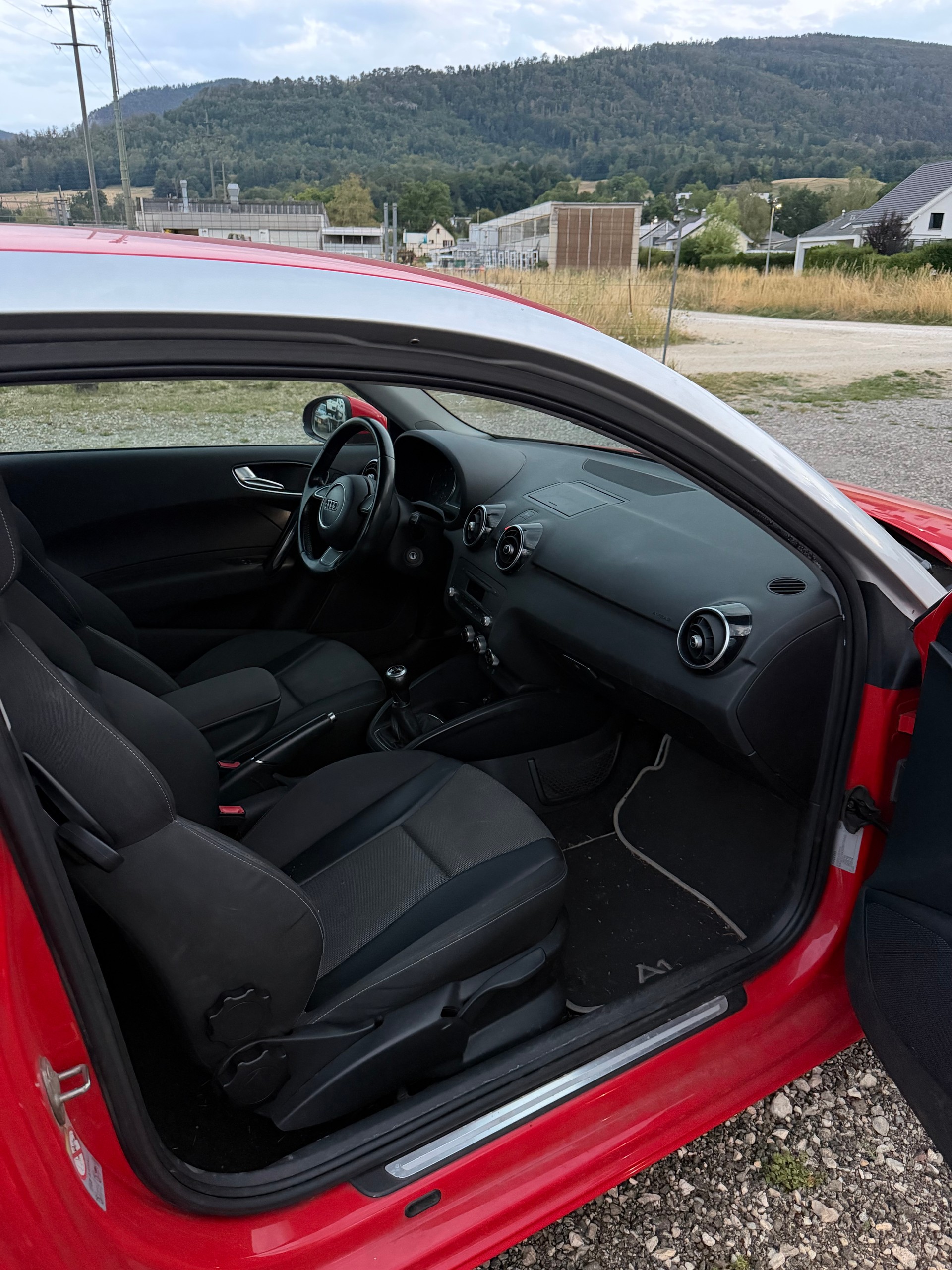 AUDI A1 1.4 TFSI Ambition-image-6