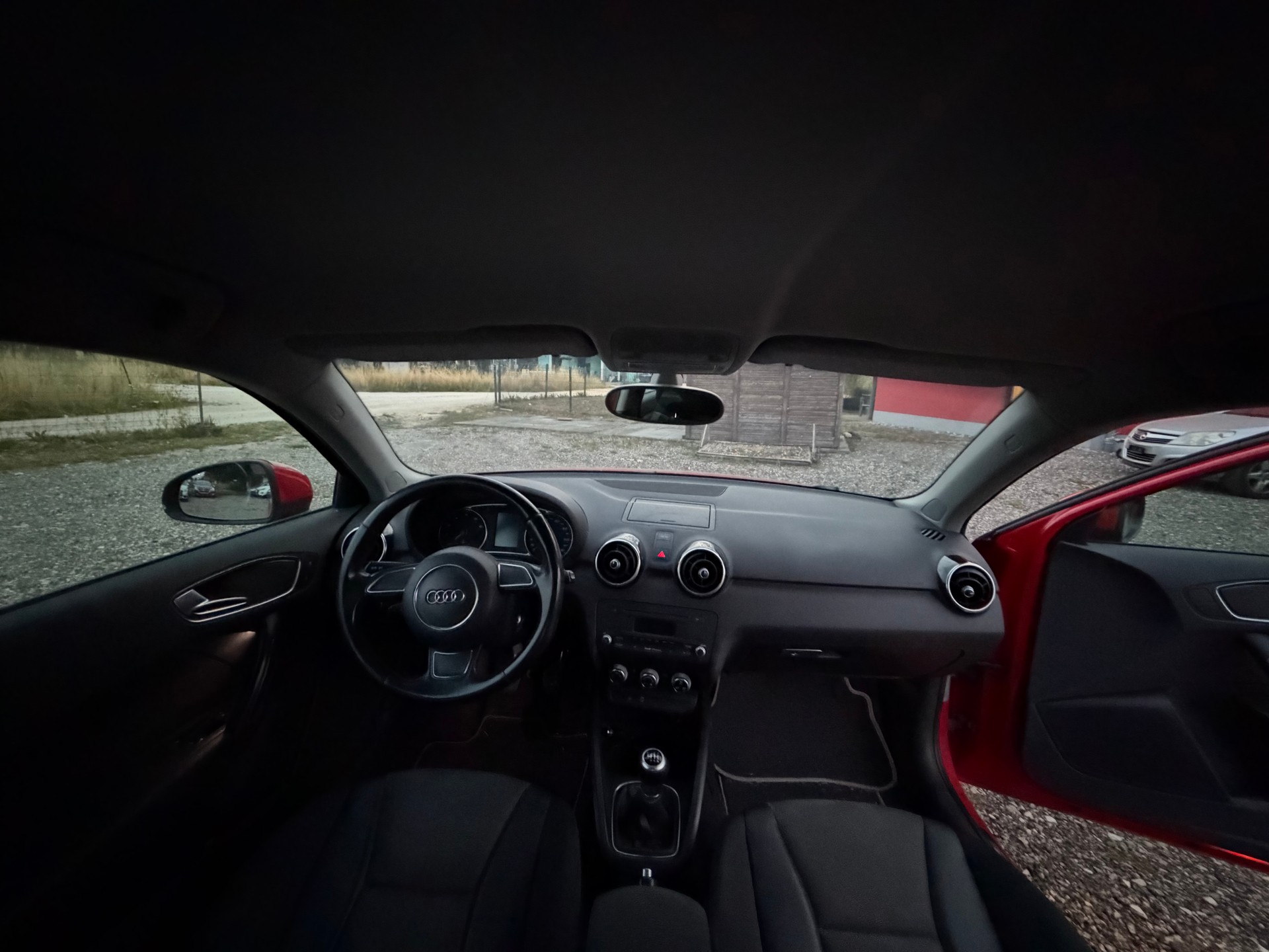 AUDI A1 1.4 TFSI Ambition-image-4