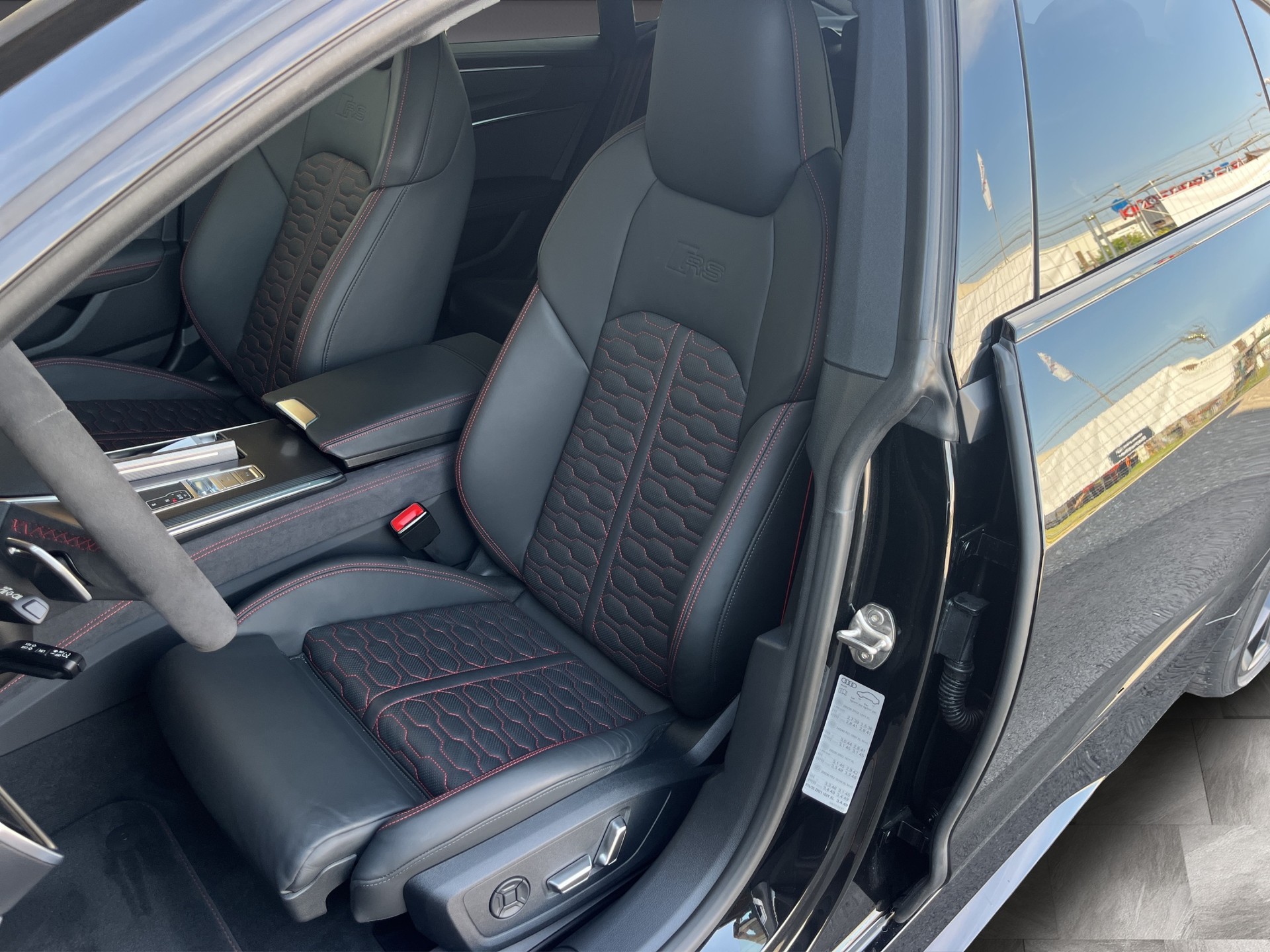 AUDI RS7 Sportback quattro*Standheizung, 22"Performance Räder, Panodach, (5-Jahre Garantie)-image-9