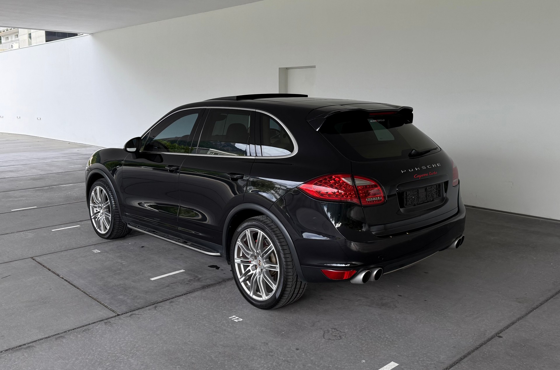 PORSCHE Cayenne Turbo-image-4