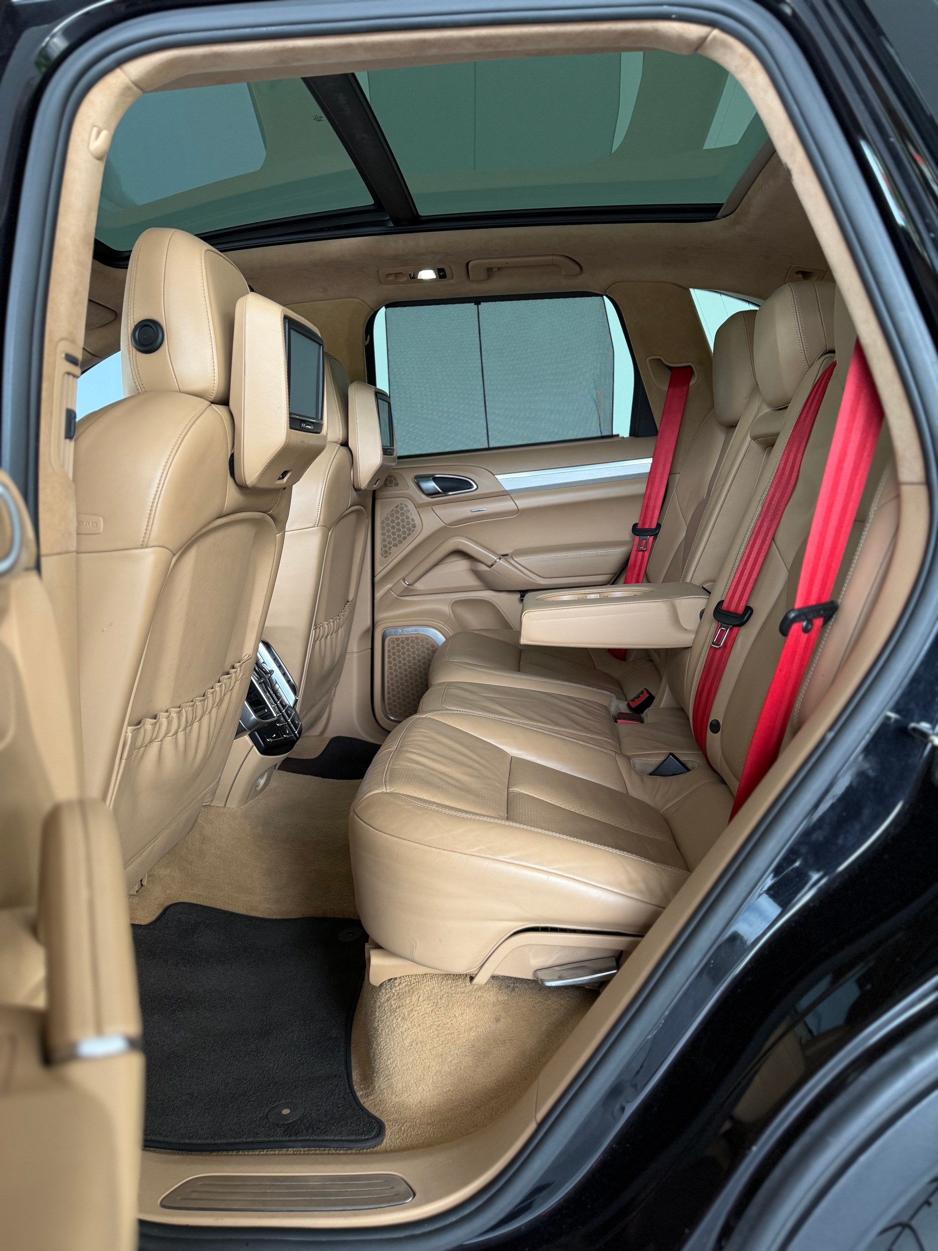 PORSCHE Cayenne Turbo-image-13