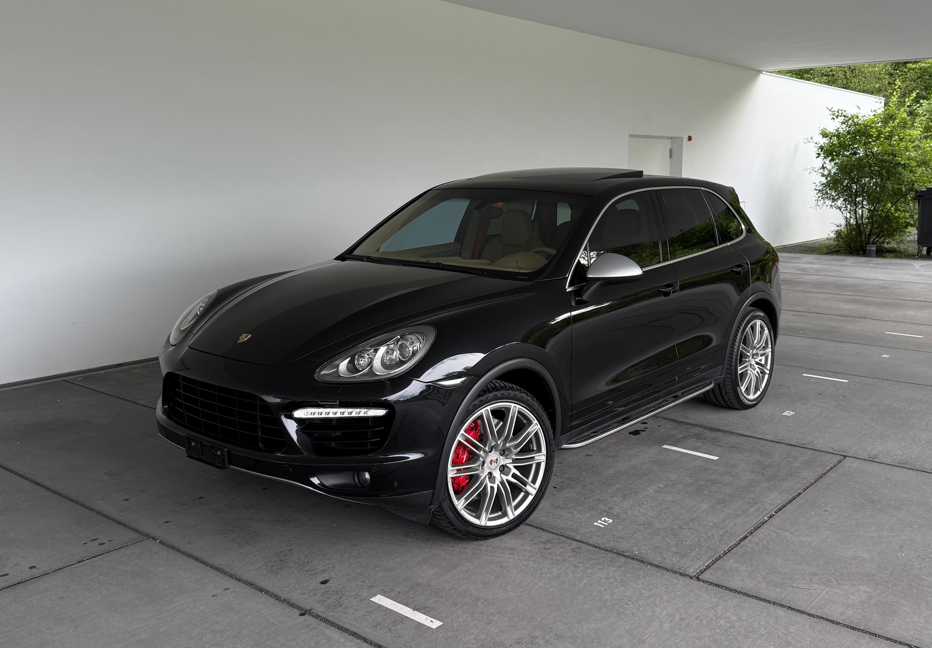 PORSCHE Cayenne Turbo-image-0