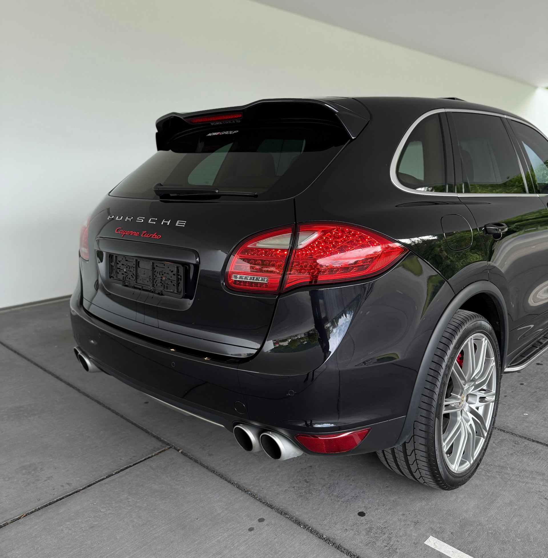 PORSCHE Cayenne Turbo-image-9