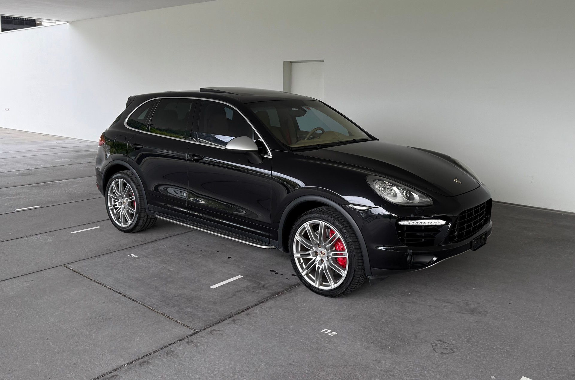 PORSCHE Cayenne Turbo-image-5