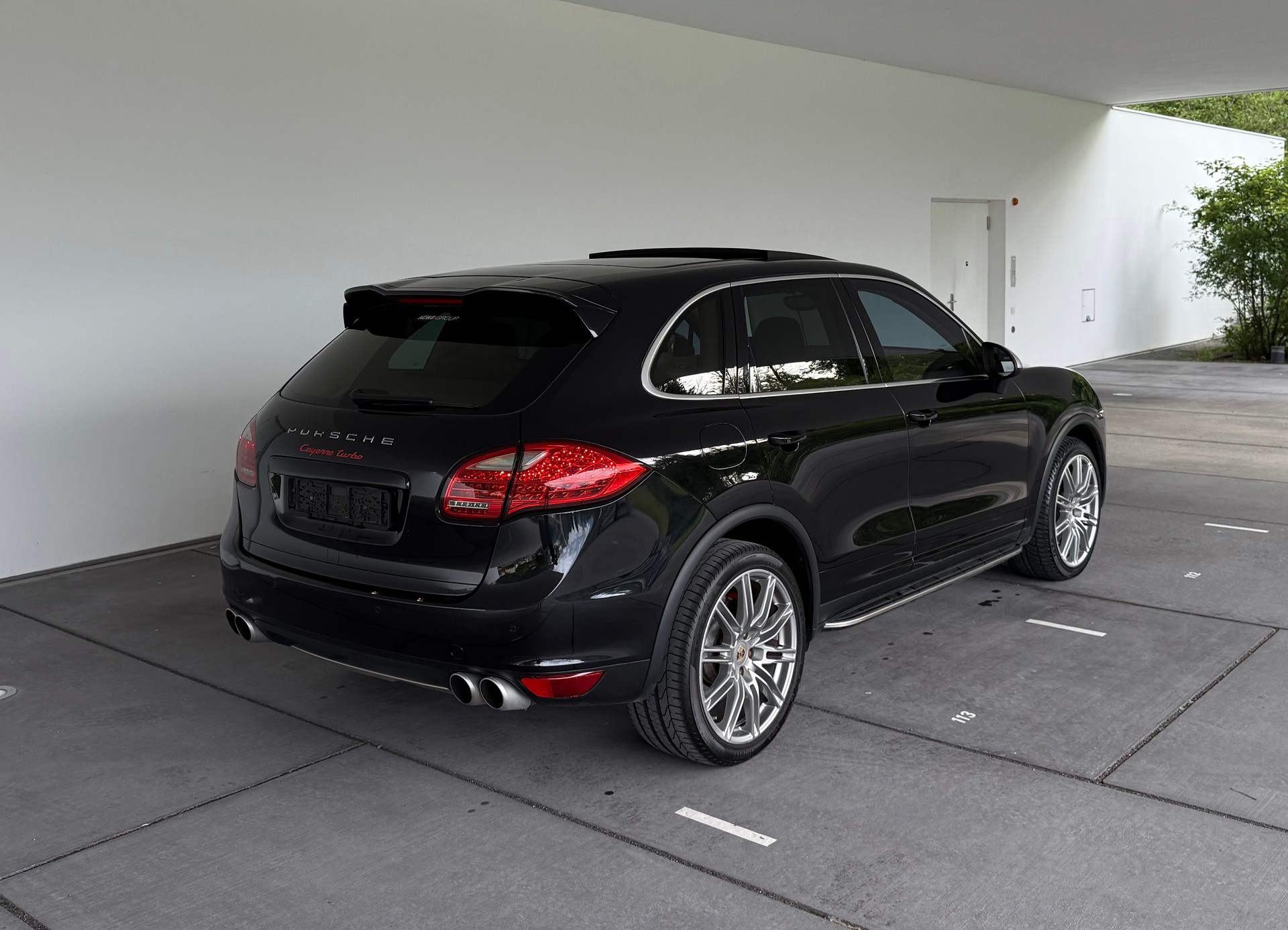 PORSCHE Cayenne Turbo-image-8