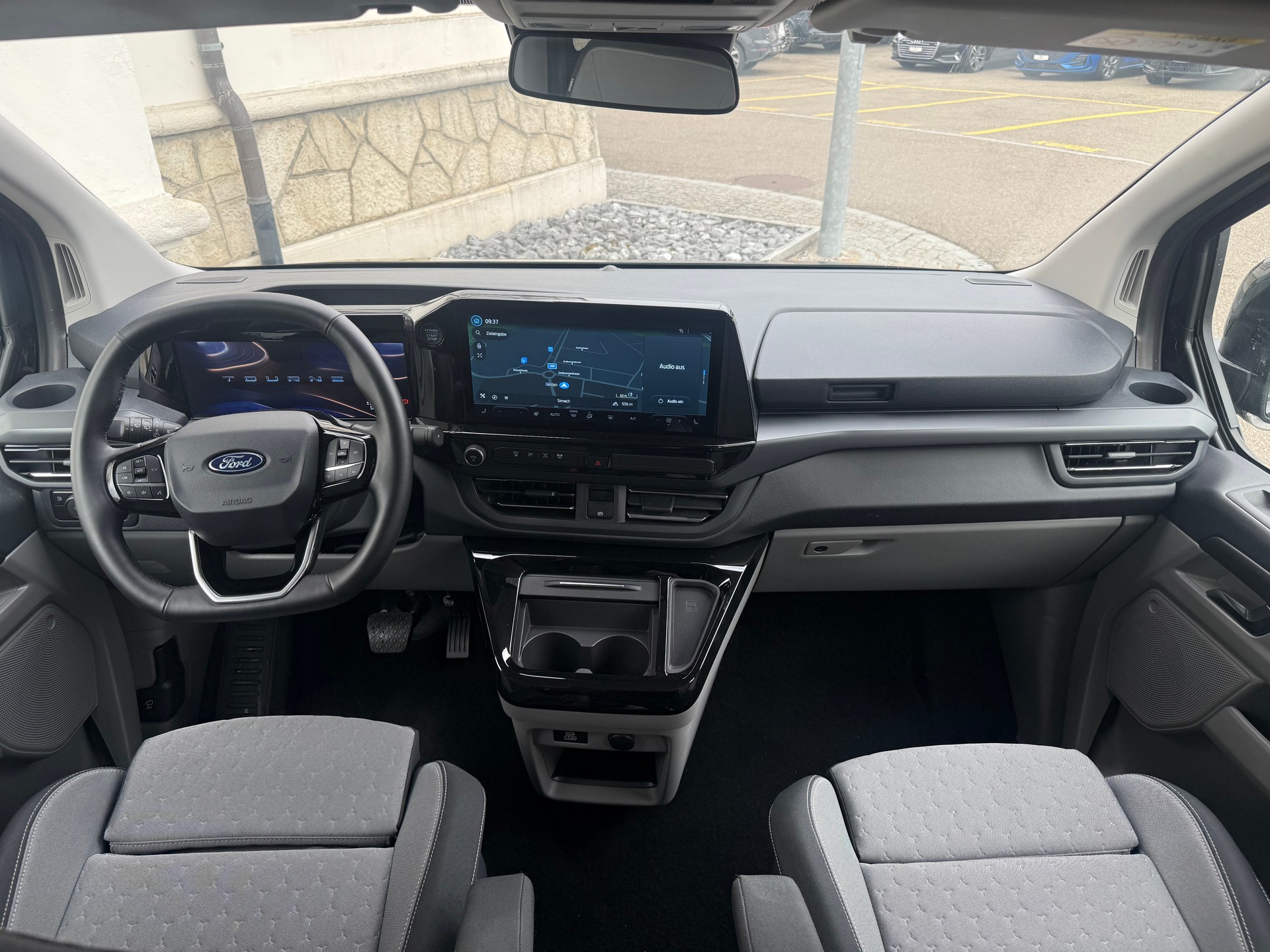 FORD Tourneo Bus 340 L1H1 PHEV Titanium-image-12