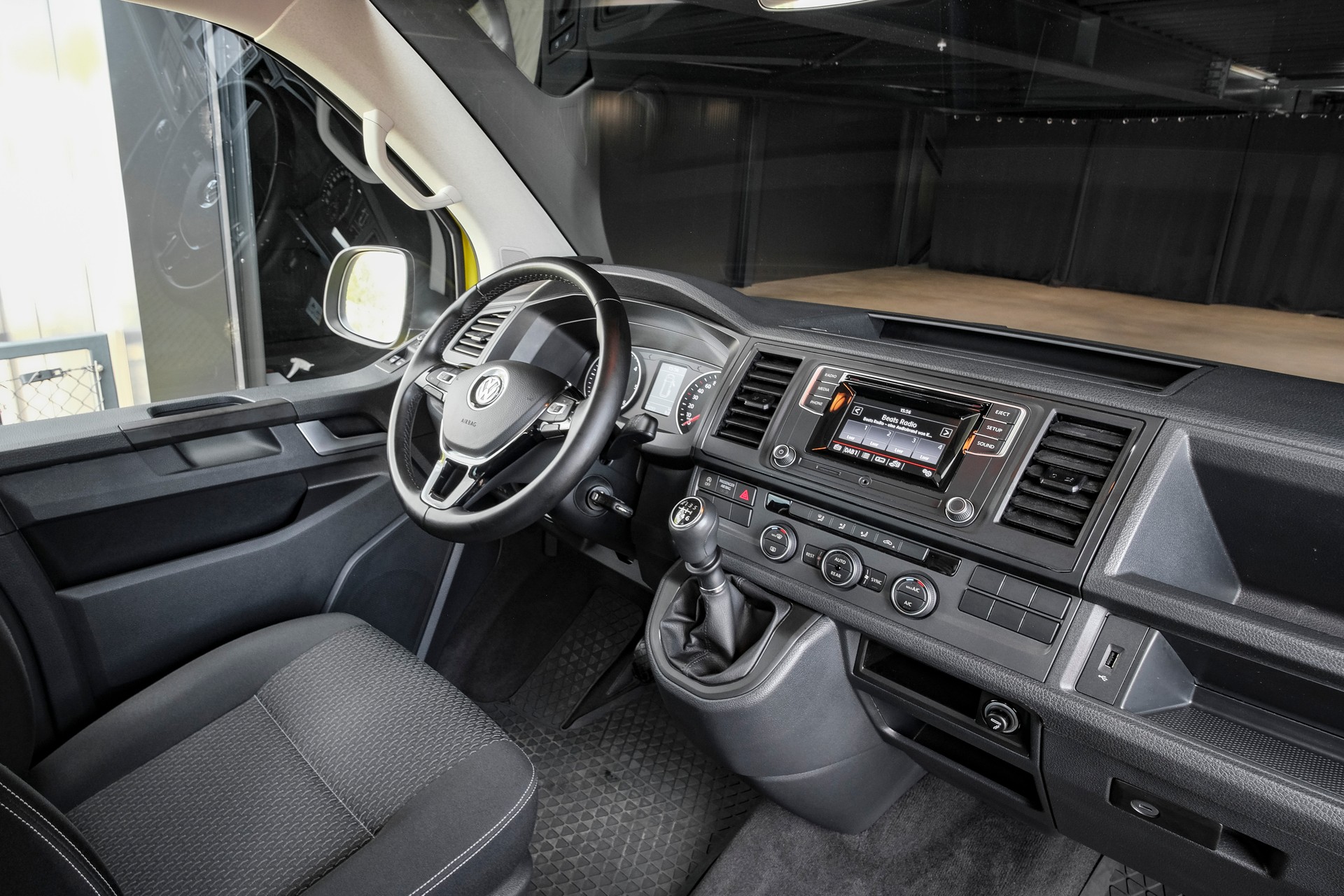 VW T6 California 2.0 TDI Beach-image-14