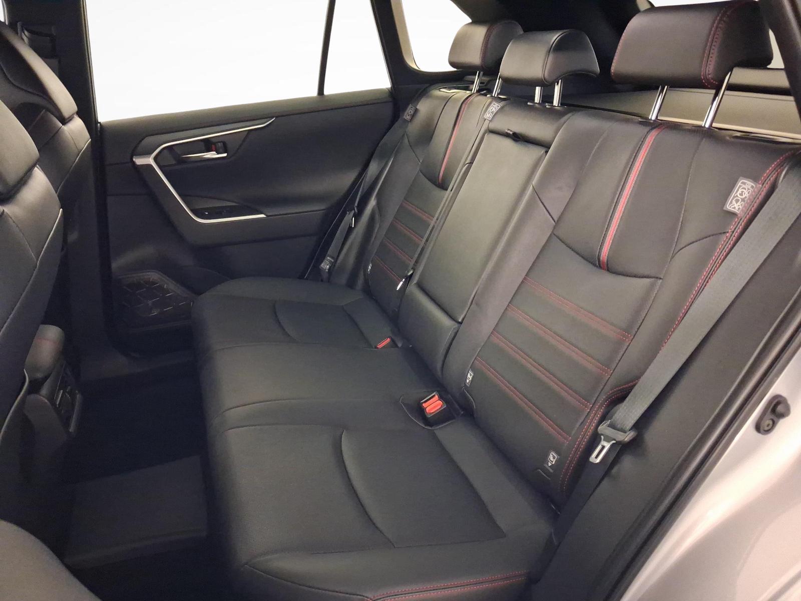 TOYOTA RAV4 2.5 Plug-In-Hybrid Platinum-image-10