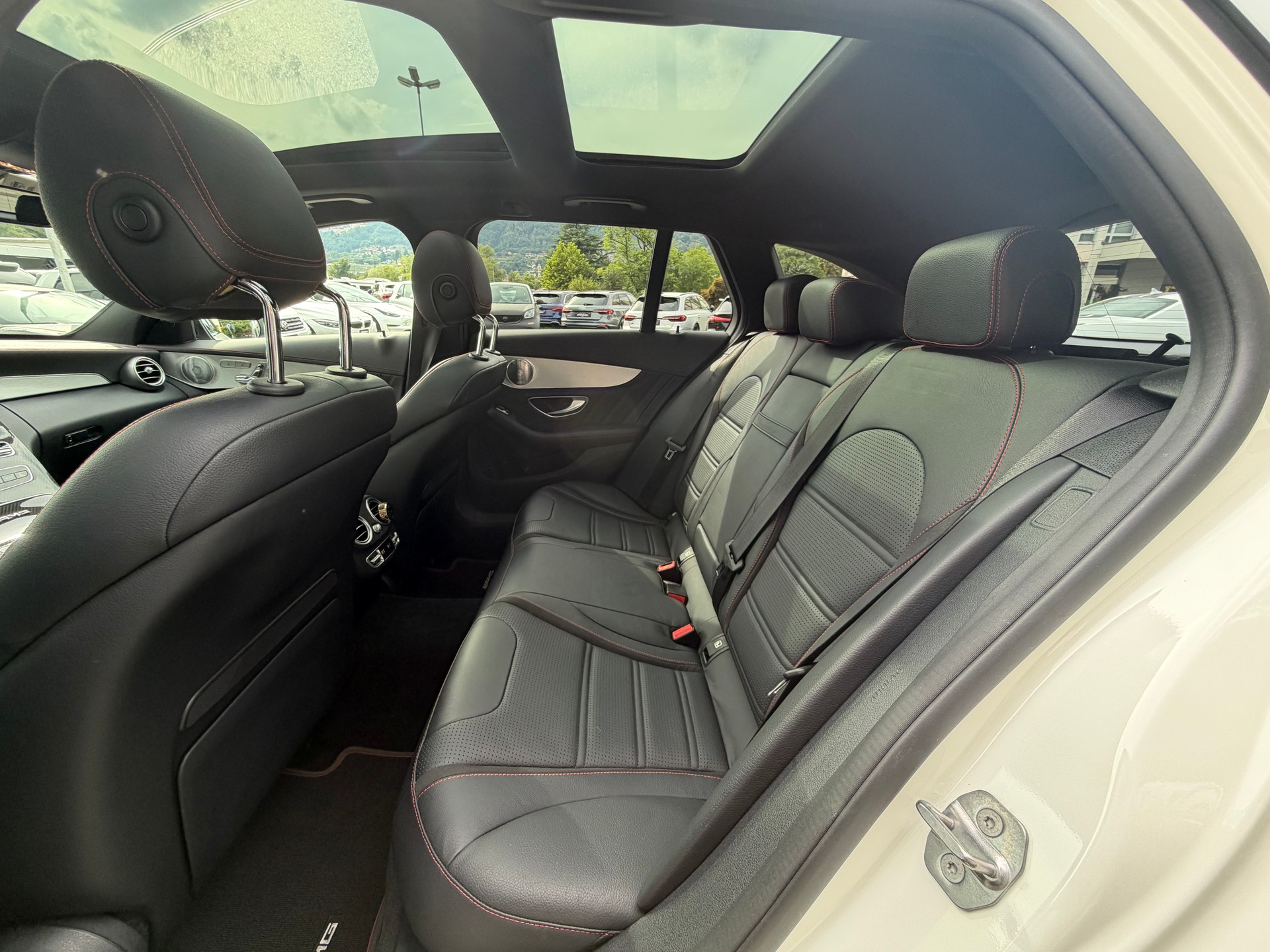MERCEDES-BENZ C 43 AMG 4Matic 9G-Tronic-image-17