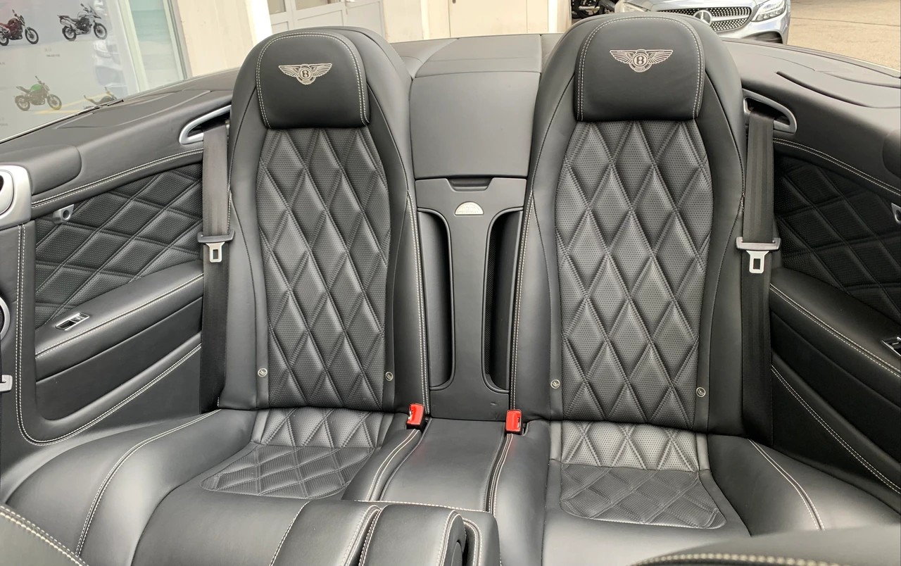 BENTLEY Continental GTC Speed 6.0 W12-image-13