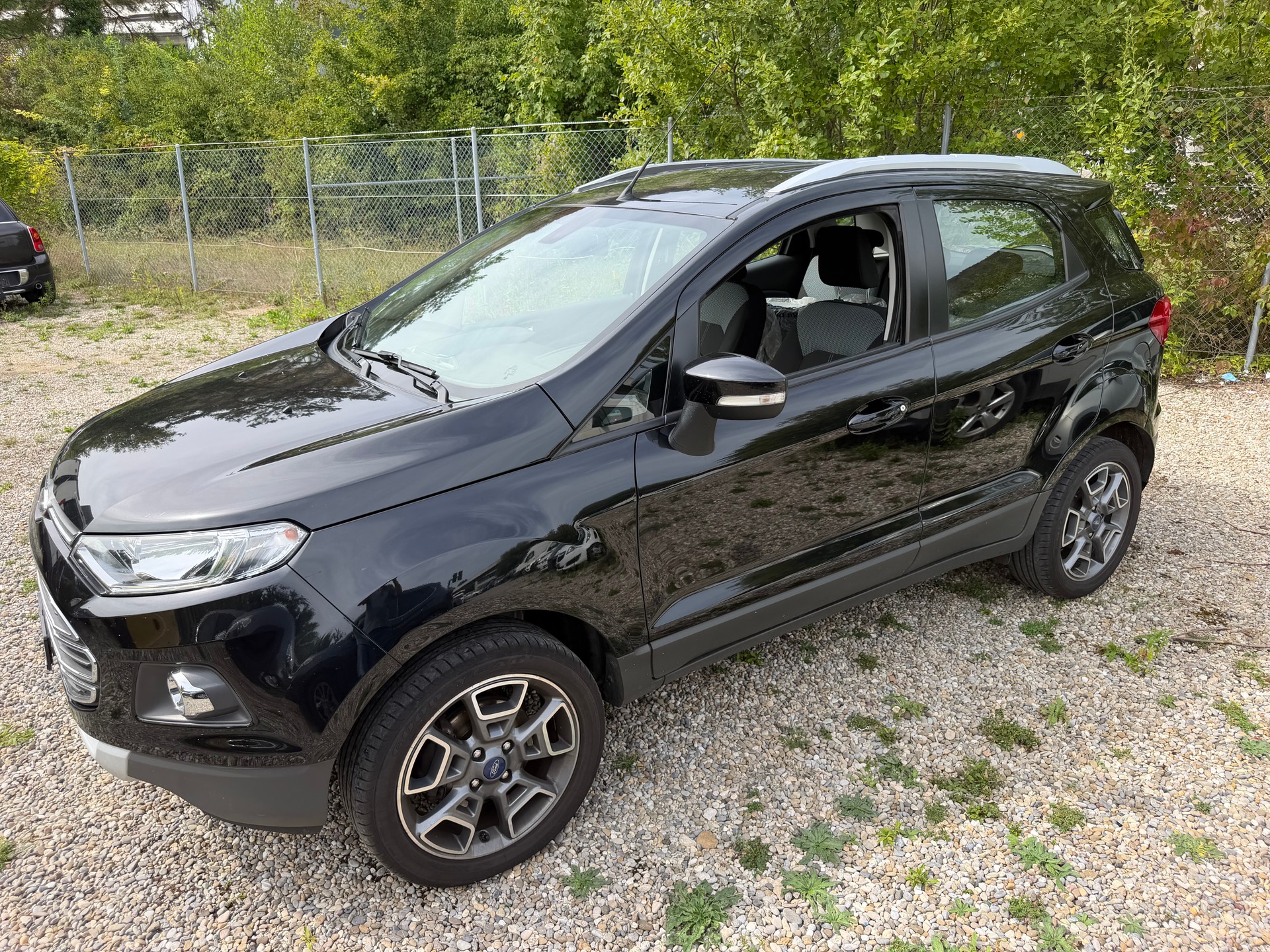 FORD EcoSport 1.0 SCTi Titanium-image-1