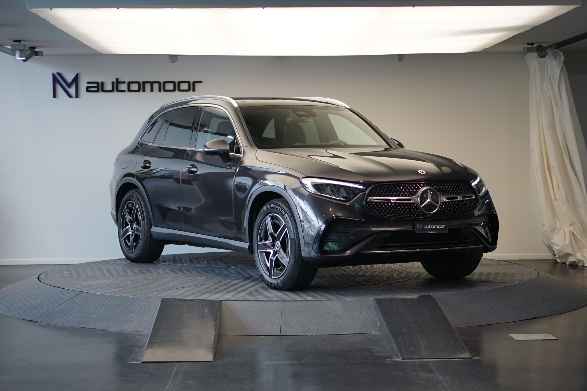 MERCEDES-BENZ GLC 200 4Matic 9G-Tronic AMG Line *AHK* *Panorama* *Assistenzpaket*-image-2
