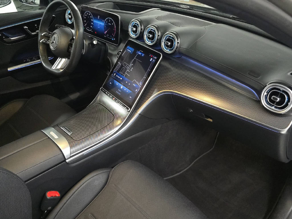 MERCEDES-BENZ C 220 d AMG Line 4Matic Swiss Star T-Modell-image-11