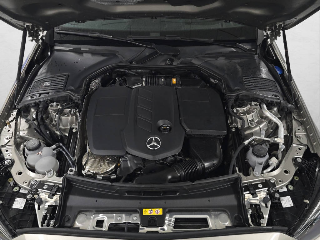 MERCEDES-BENZ C 220 d AMG Line 4Matic Swiss Star T-Modell-image-9