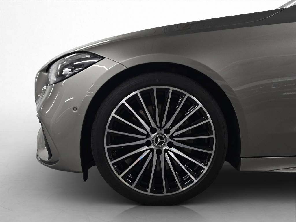 MERCEDES-BENZ C 220 d AMG Line 4Matic Swiss Star T-Modell-image-7