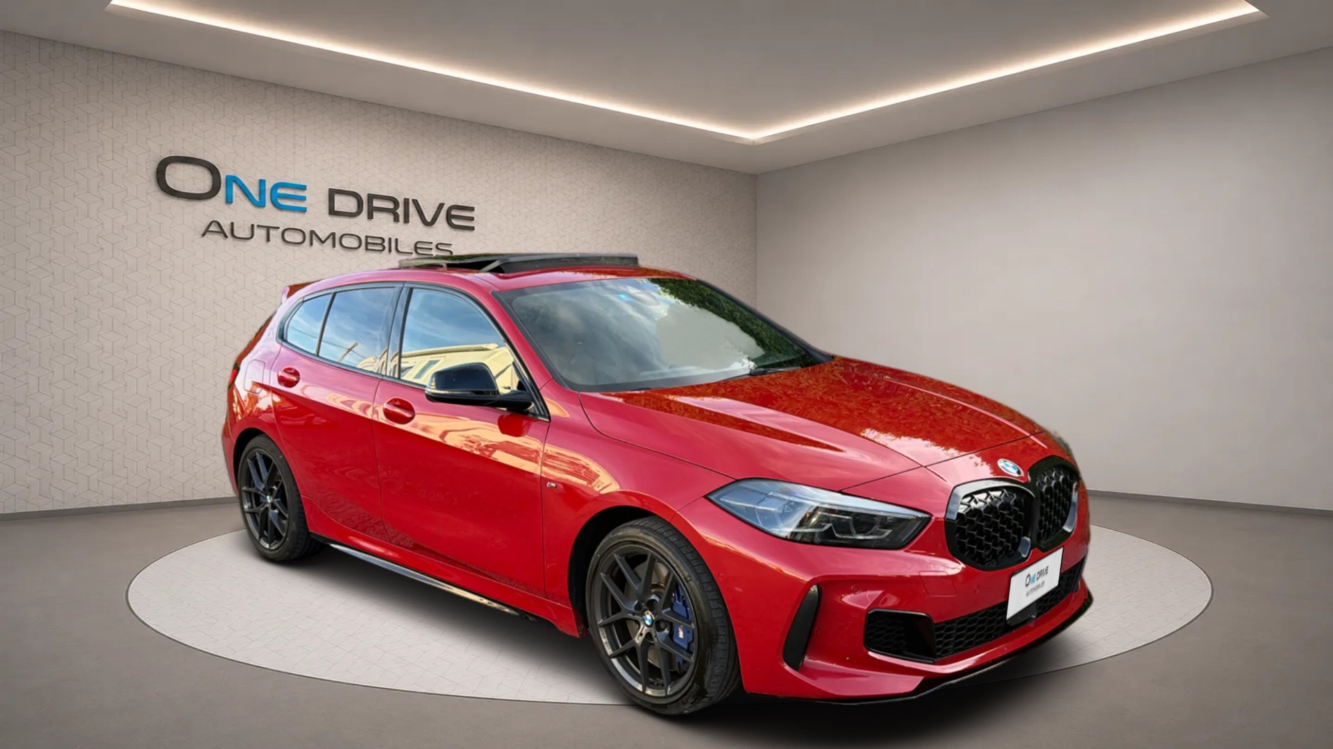 BMW M135i xDrive Steptronic-image-1