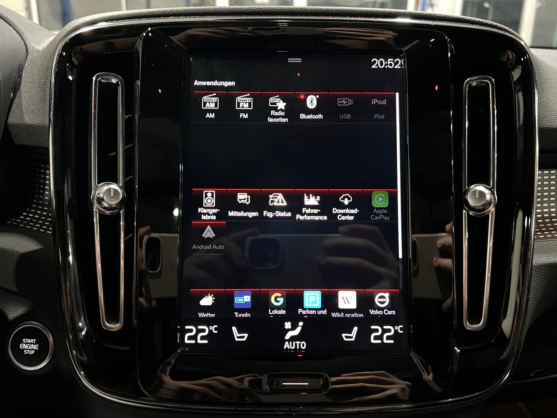 VOLVO XC40 D4 AWD R-Design Geartronic**Sthz,AHK,Panodach,360 Kamera,Frisch ab MFK**-image-14