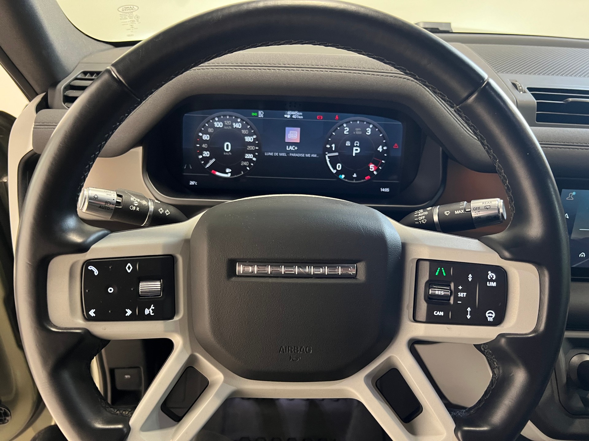 LAND ROVER Defender 90 3.0 D I6 250 SE-image-3