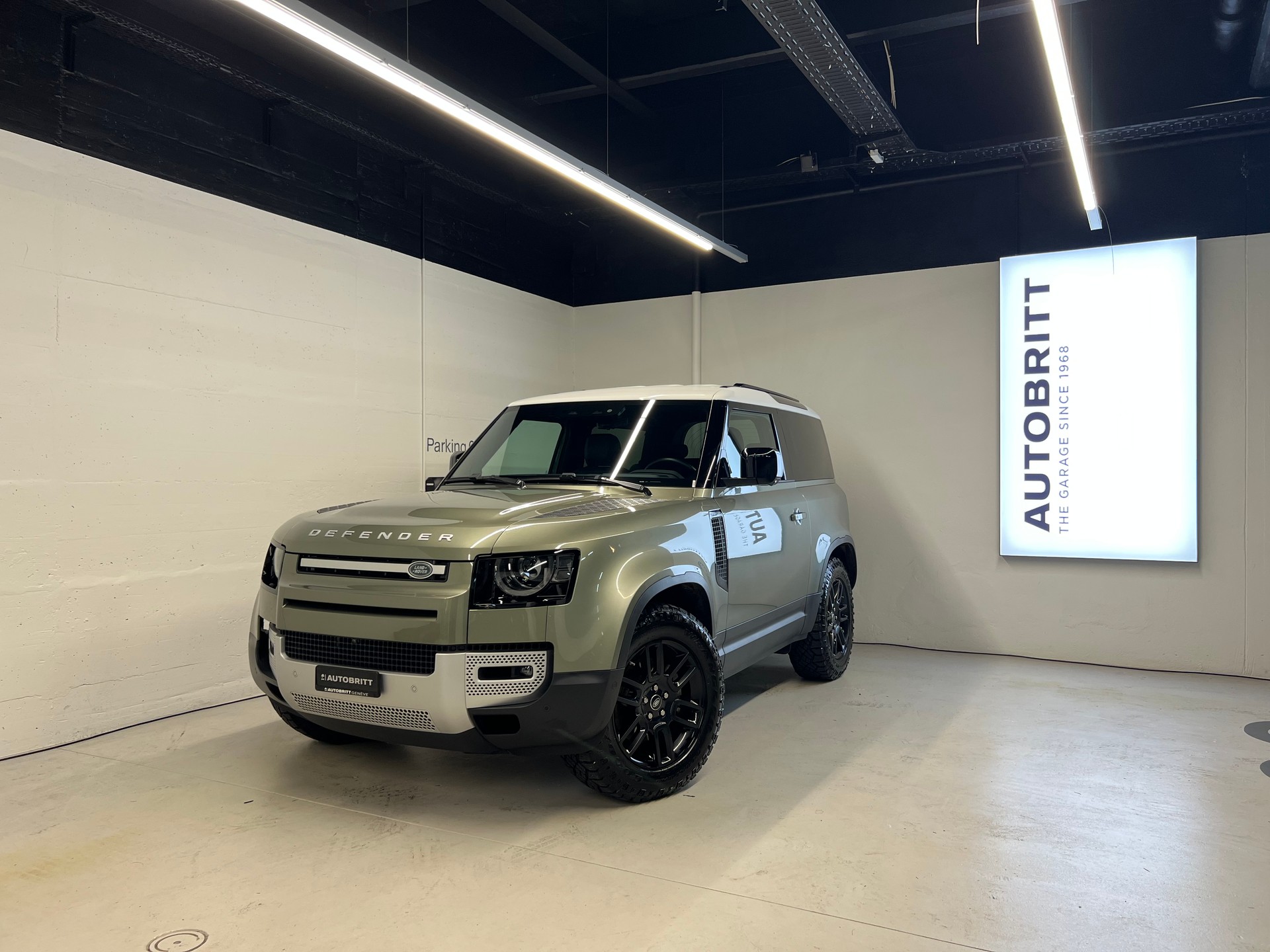 LAND ROVER Defender 90 3.0 D I6 250 SE-image-0