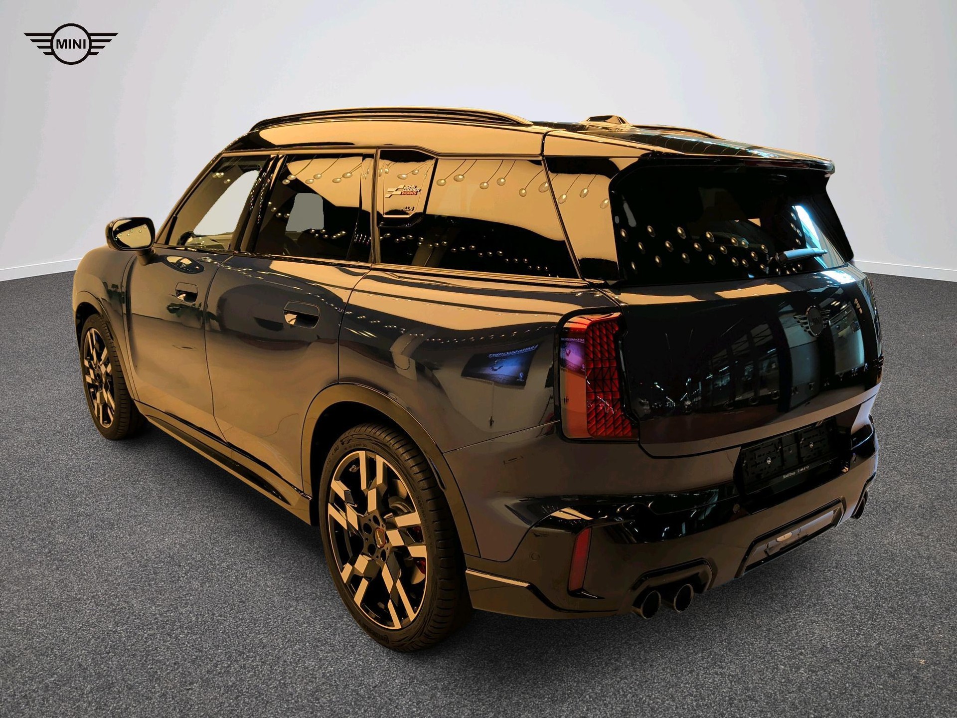 MINI John Cooper Works Countryman ALL4-image-4