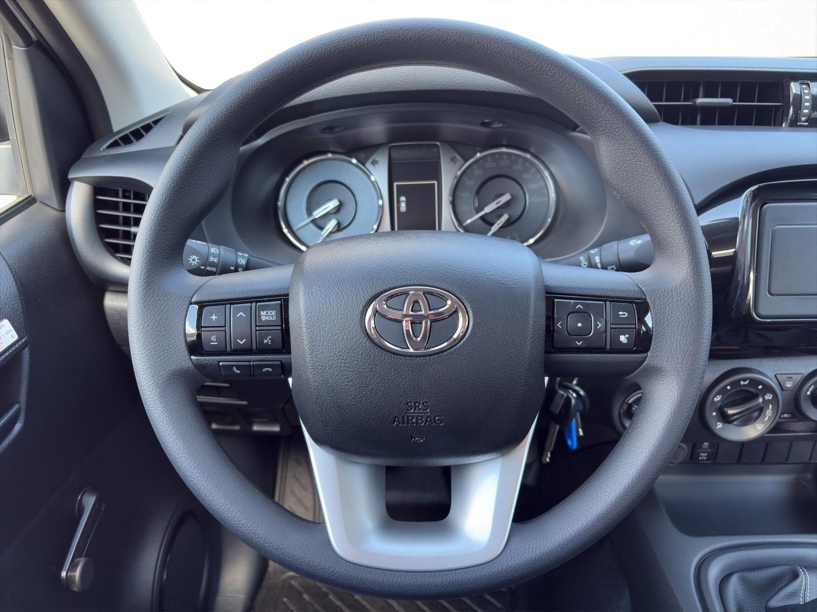 TOYOTA Hilux Double Cab.-Pick-up 2.4 D-4D 150 Comfort-image-10