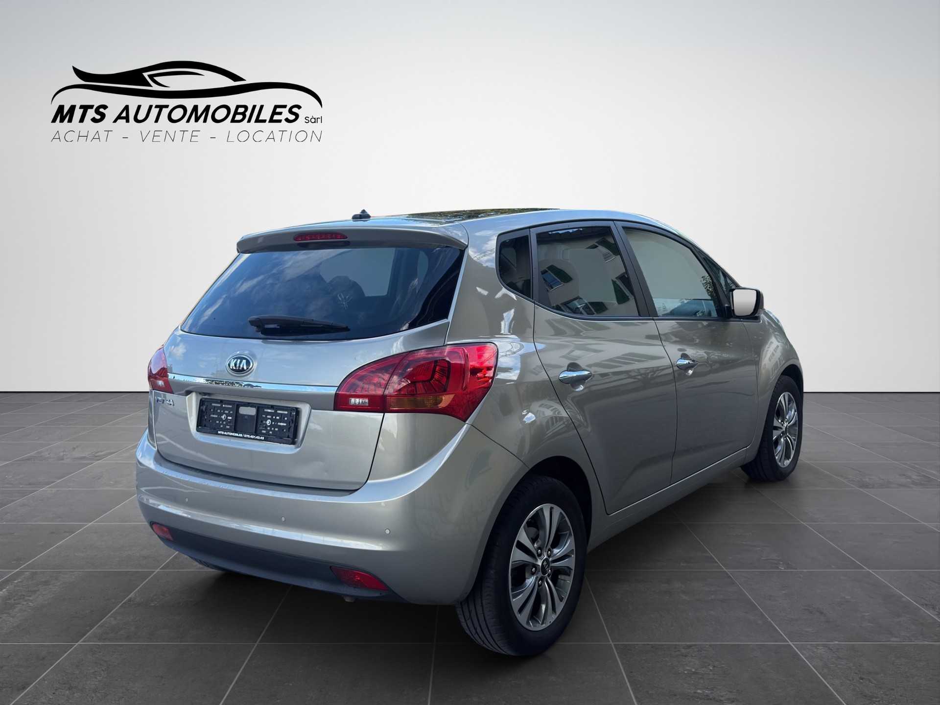KIA Venga 1.6 CVVT Swiss Champion Automatic-image-5