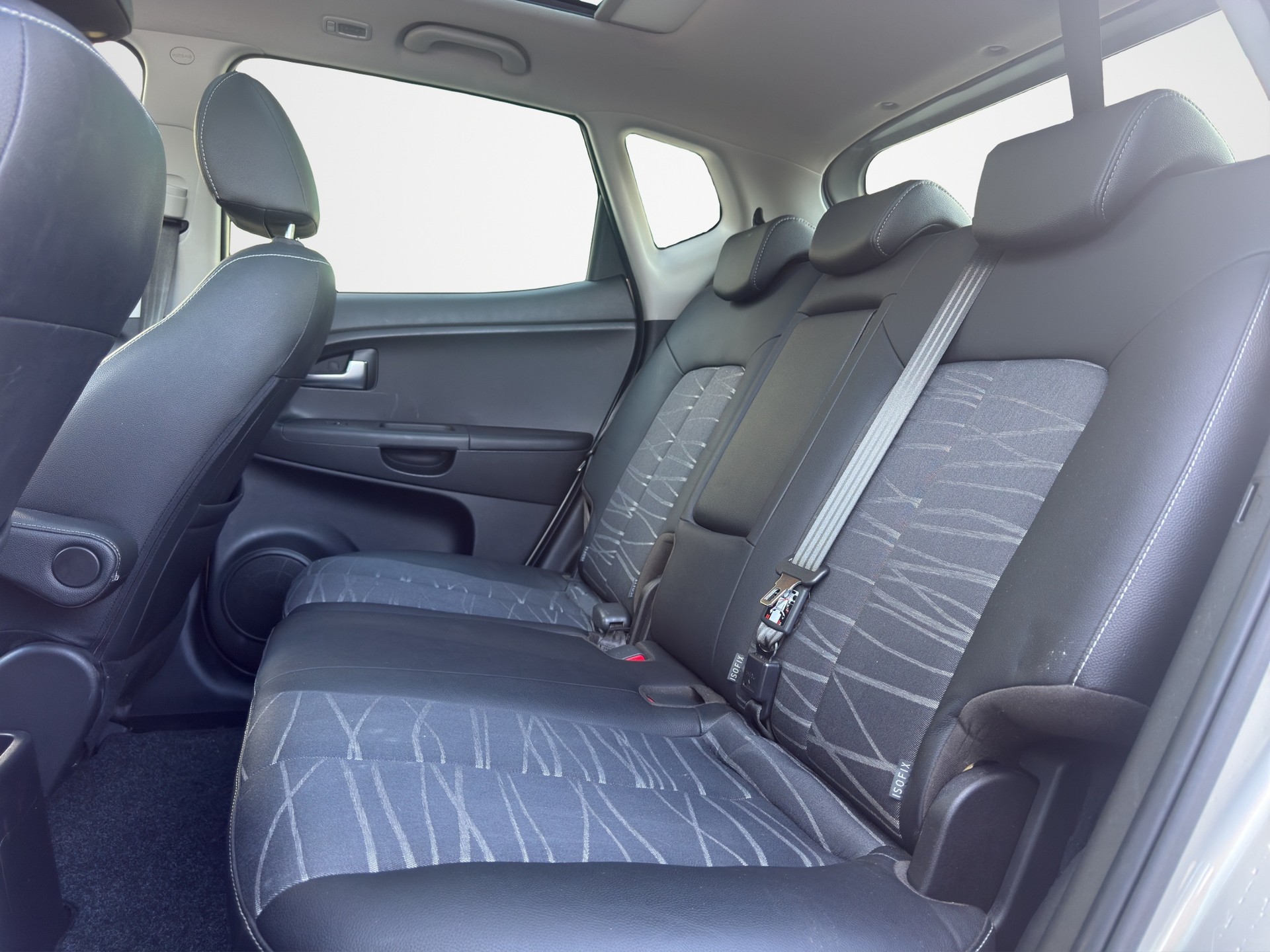 KIA Venga 1.6 CVVT Swiss Champion Automatic-image-9