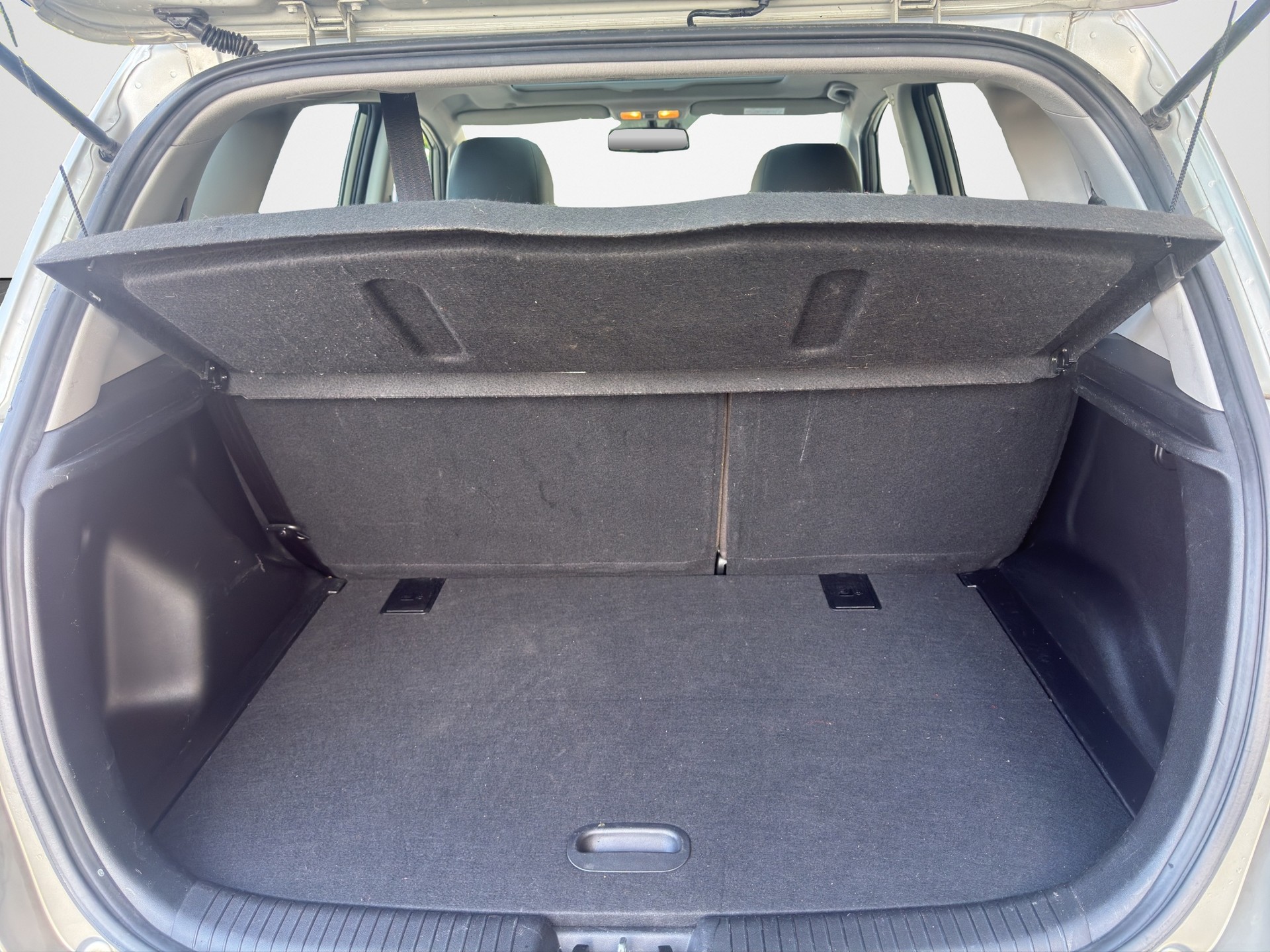 KIA Venga 1.6 CVVT Swiss Champion Automatic-image-10