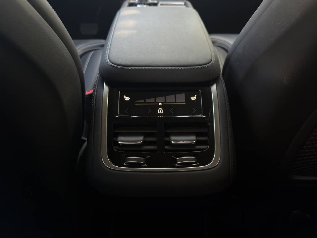 VOLVO XC90 2.0 B5 MH Plus Bright AWD-image-16
