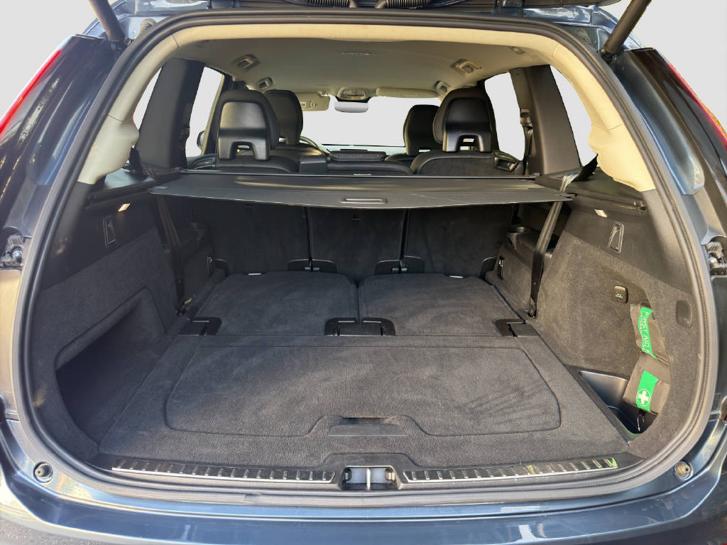 VOLVO XC90 2.0 B5 MH Plus Bright AWD-image-13