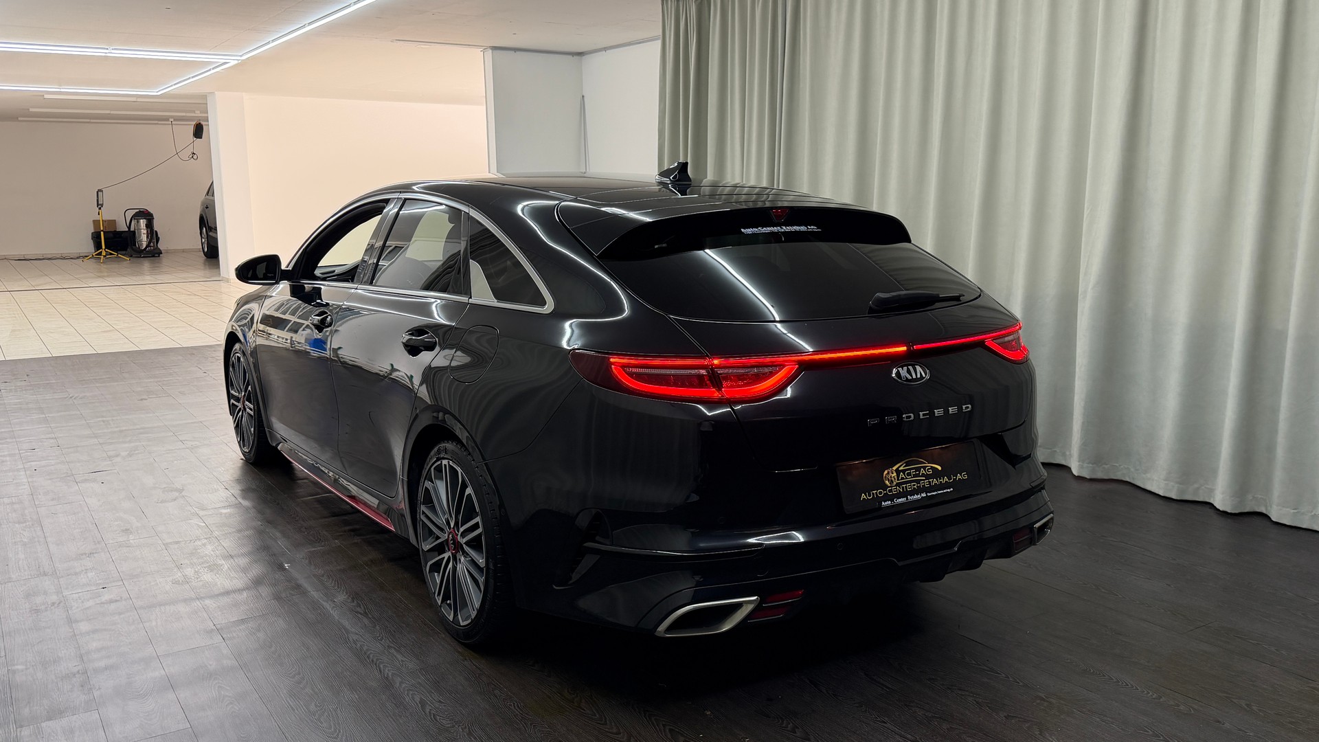 KIA ProCeed 1.6 T-GDi GT DCT-image-5