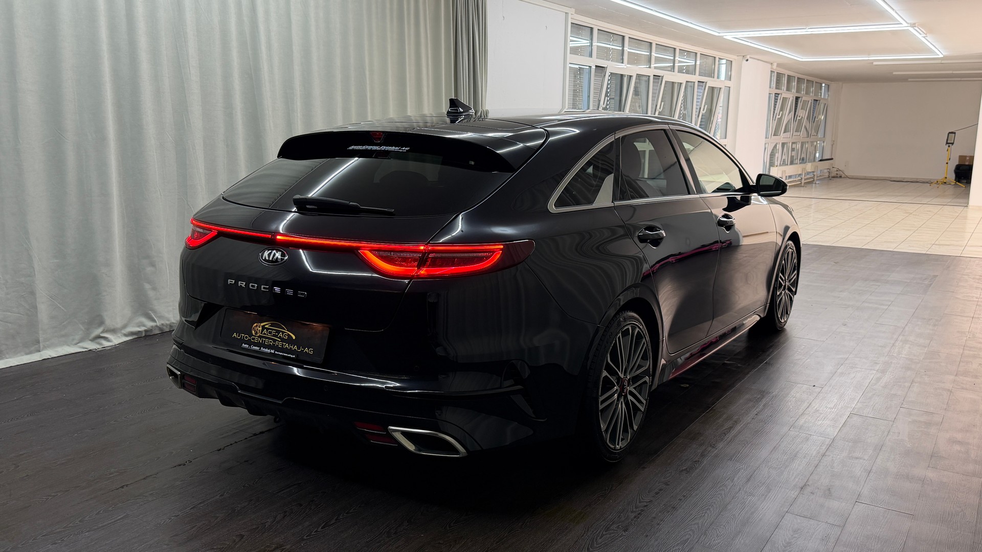 KIA ProCeed 1.6 T-GDi GT DCT-image-3