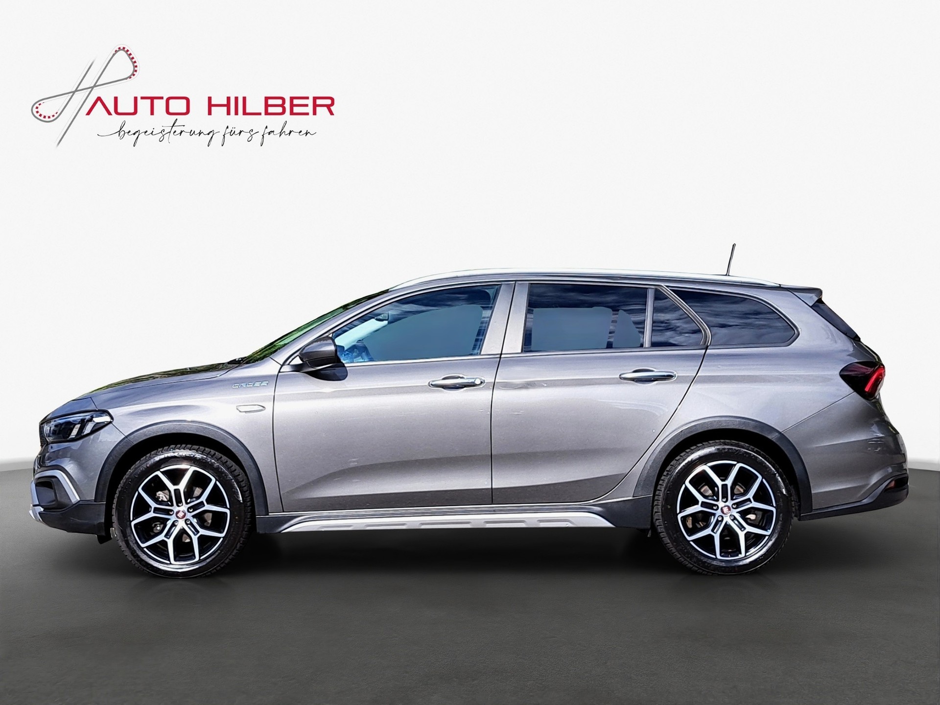 FIAT Tipo 1.5 Cross *Uconnect*-image-2