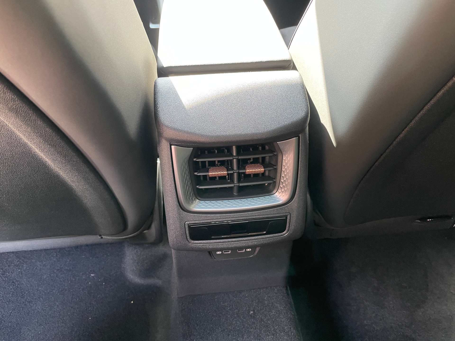CUPRA Terramar 2.0 TSI DSG 4Drive VZ, AHK, Standheizung, Panoramadach usw-image-19