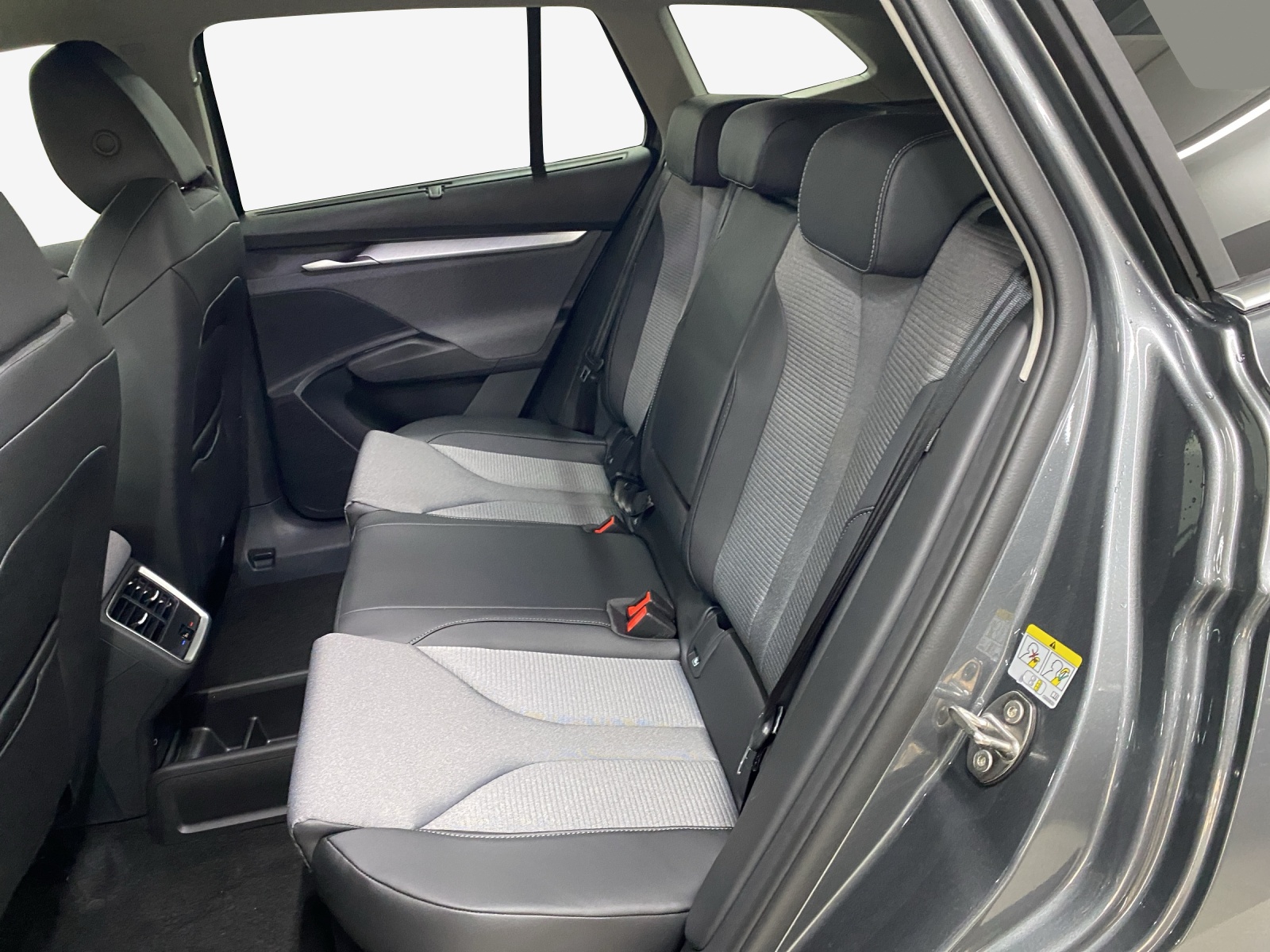 SKODA Enyaq 85x Dynamic 4x4-image-11