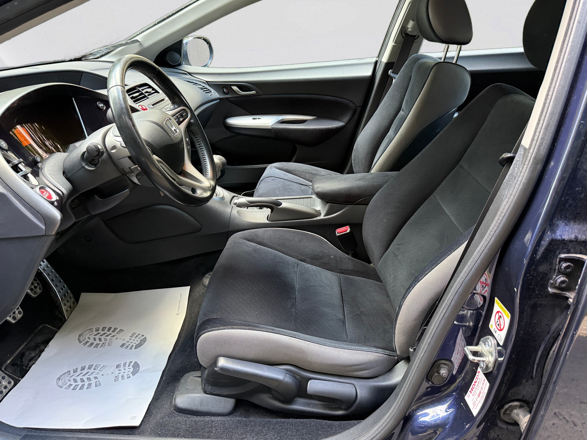 HONDA Civic 1.8i Sport-image-18